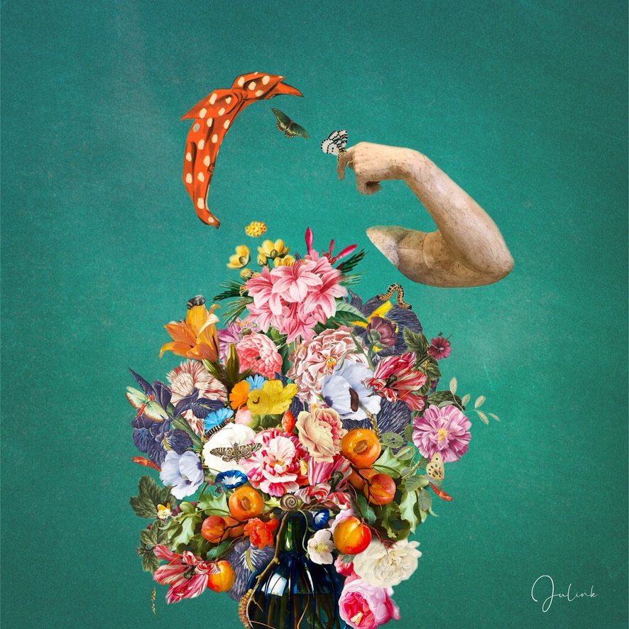 Collage de fleurs, papillons, et insectes dans un vase, avec une main de bois pointant vers eux, contre un fond vert. Collages contemporains surréalistes par Julia Chameroy - Droit des femmes. wonderwoman