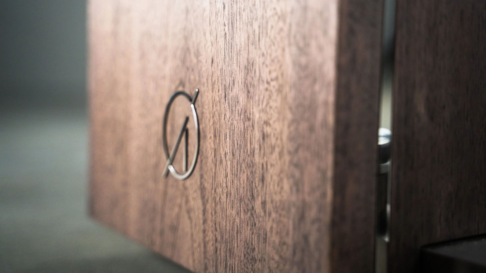 110 pounds of stainless steel
inside a wood speaker.

And the &Oslash; is not a logo.
It is structure.

April 10
AXPONA Audio Expo North America
@axpona @quintessenceaudio @harmonia.distribution