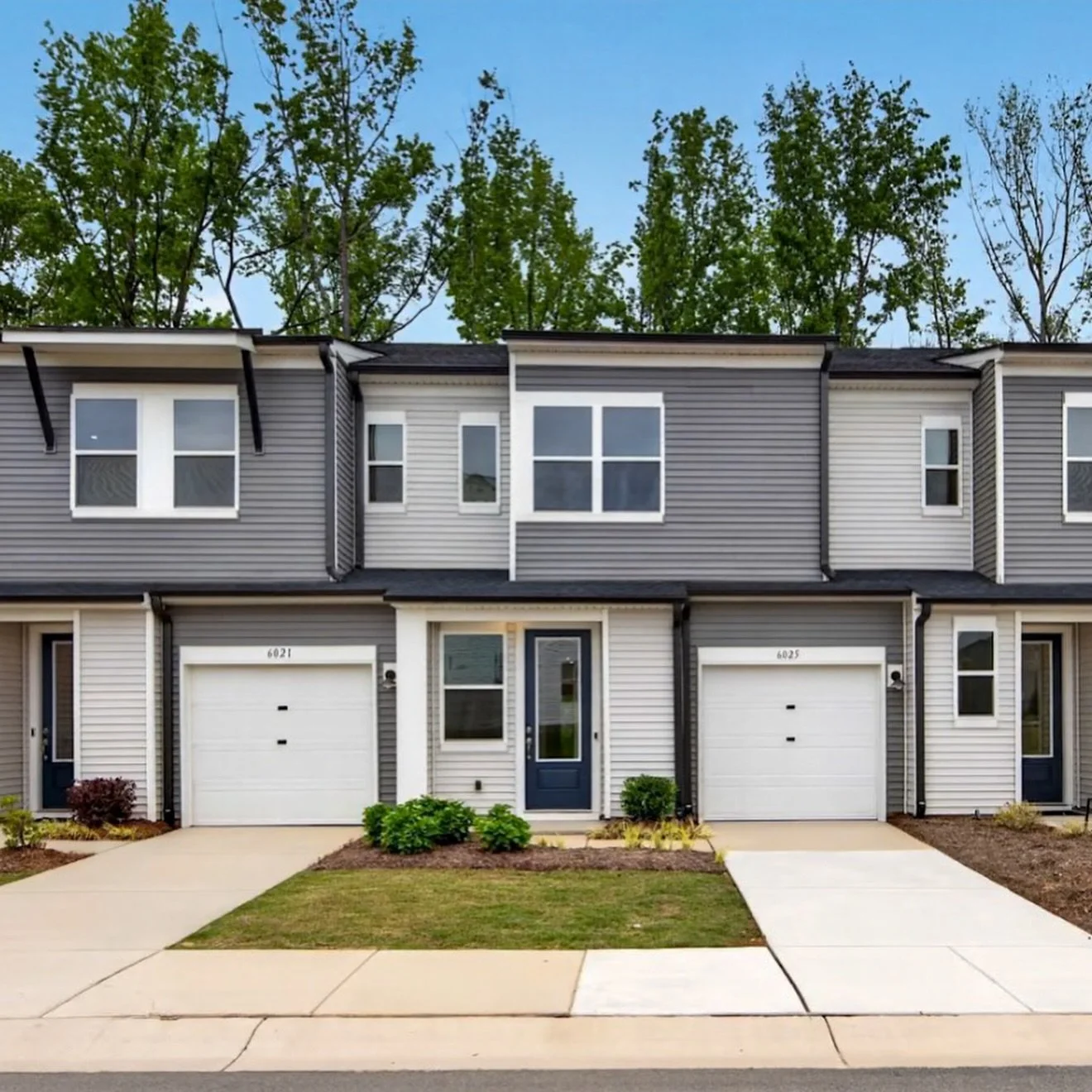 ✨𝐔𝐍𝐃𝐄𝐑 𝐂𝐎𝐍𝐓𝐑𝐀𝐂𝐓✨

After a few months of planning, preparing, and getting everything in order, my client relocating from DC to Charlotte has officially secured the perfect home! 🏡✨

This beautiful brand new construction townhome is locat