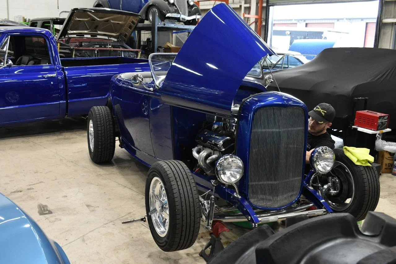 1932 Ford Roadster (Blue)