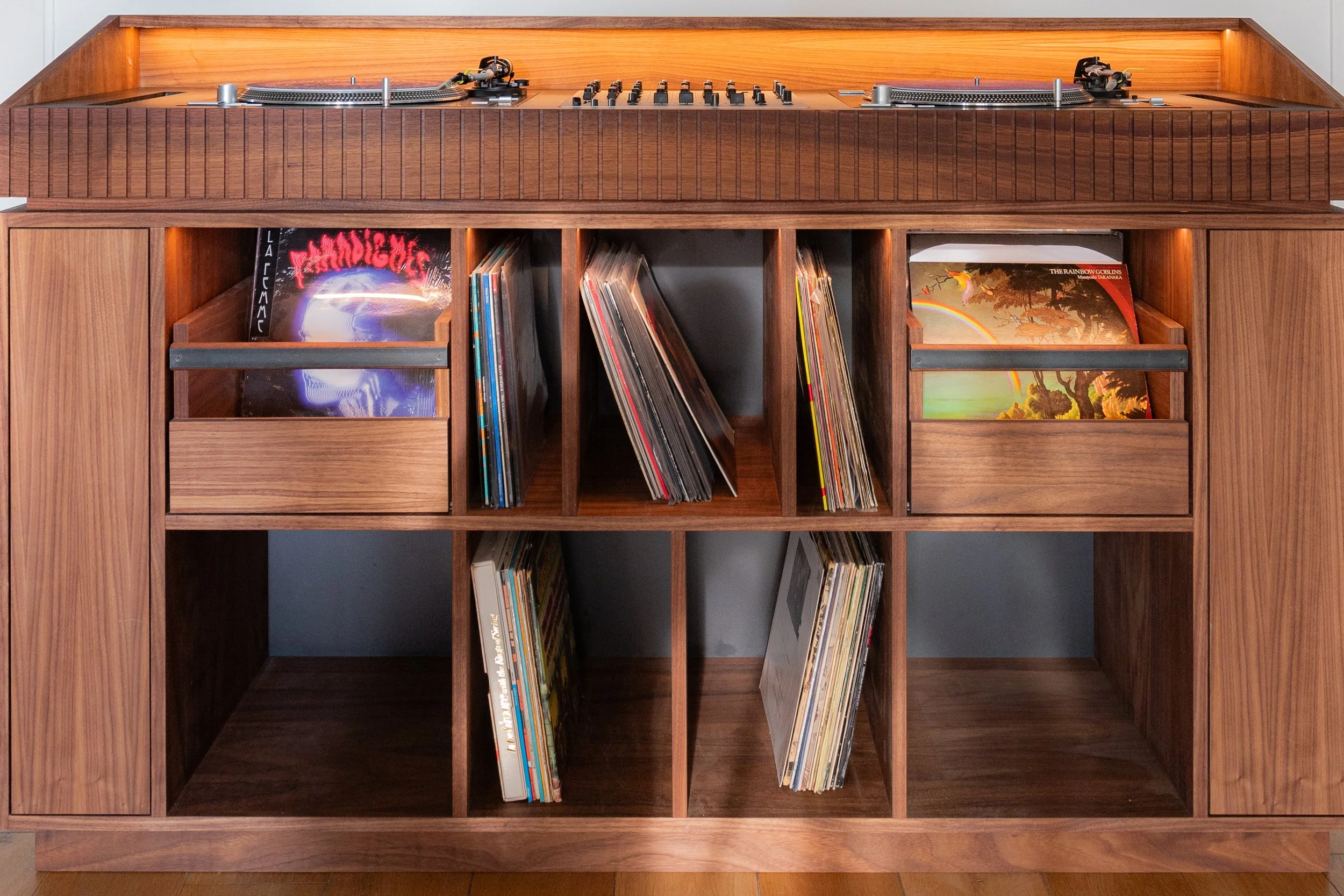 Customised dj booth made of walnut wood 