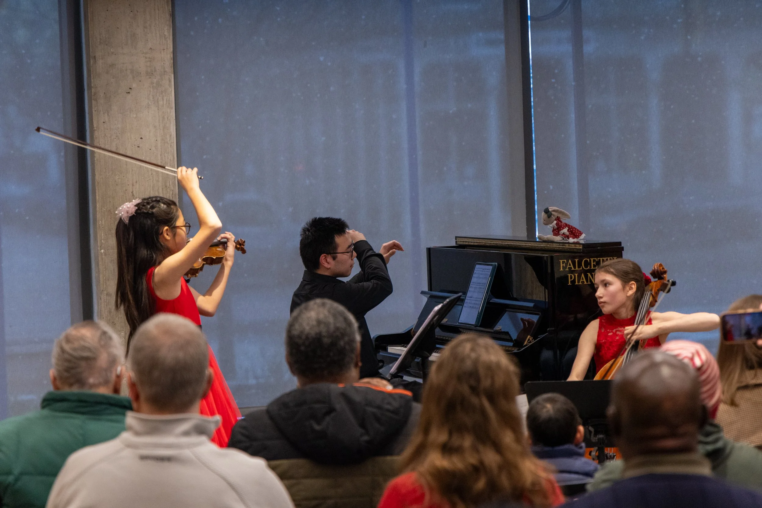 20251206 Roxbury Concert Series - Photos by Sanjana Bellapu-28.jpg