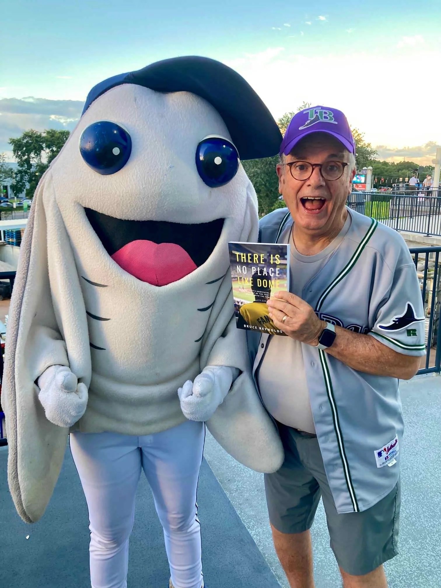 Stinger showed his support