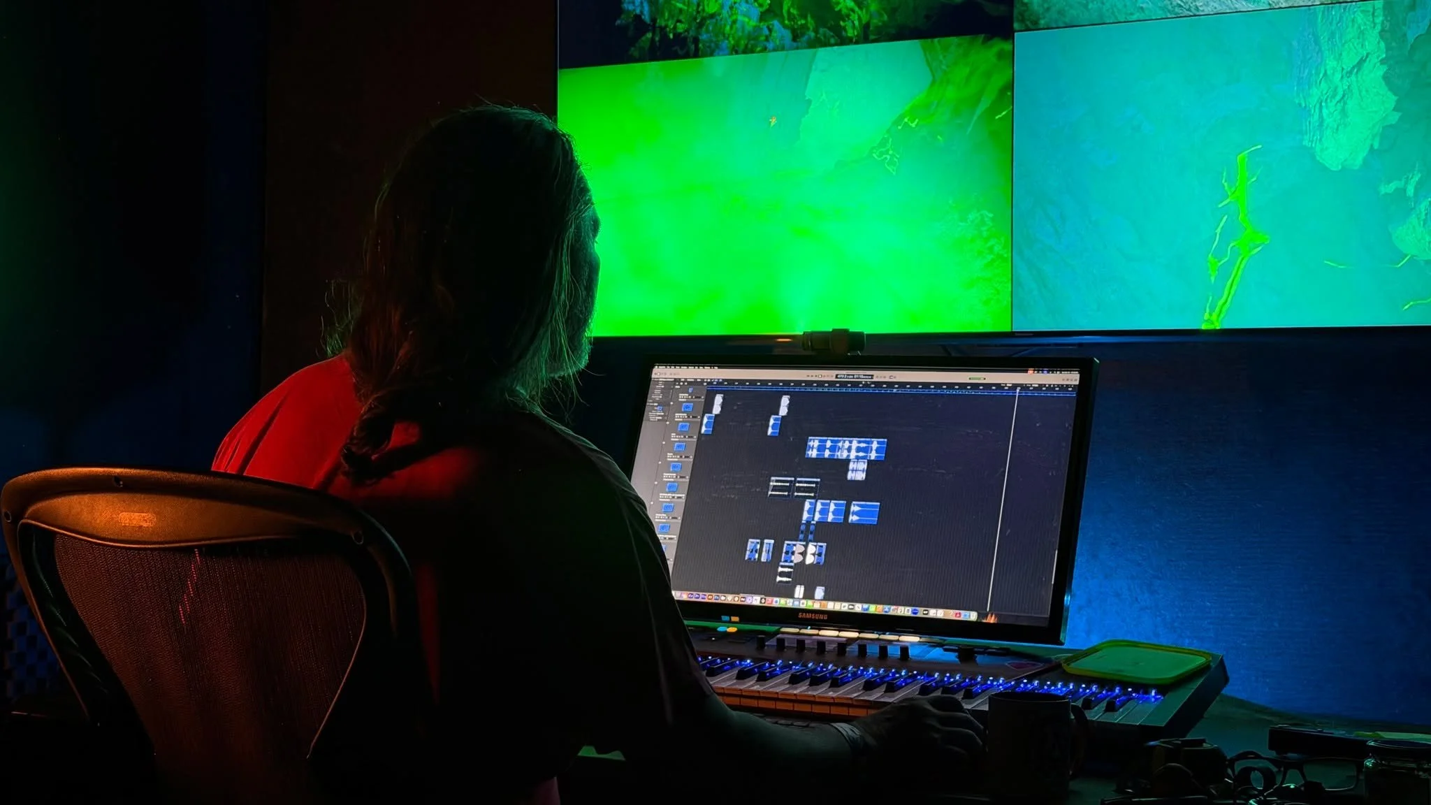 Late-night hours.
@madebyninjacat creating the soundscape of the multiverse.

#BVO #sounddesign #music #bvoexp #ImmersiveExperience