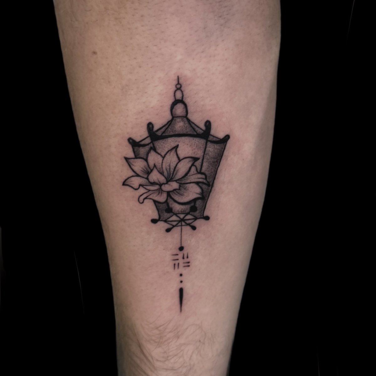 Black Work Lantern Tattoo by Da Nang Tattoo Artist