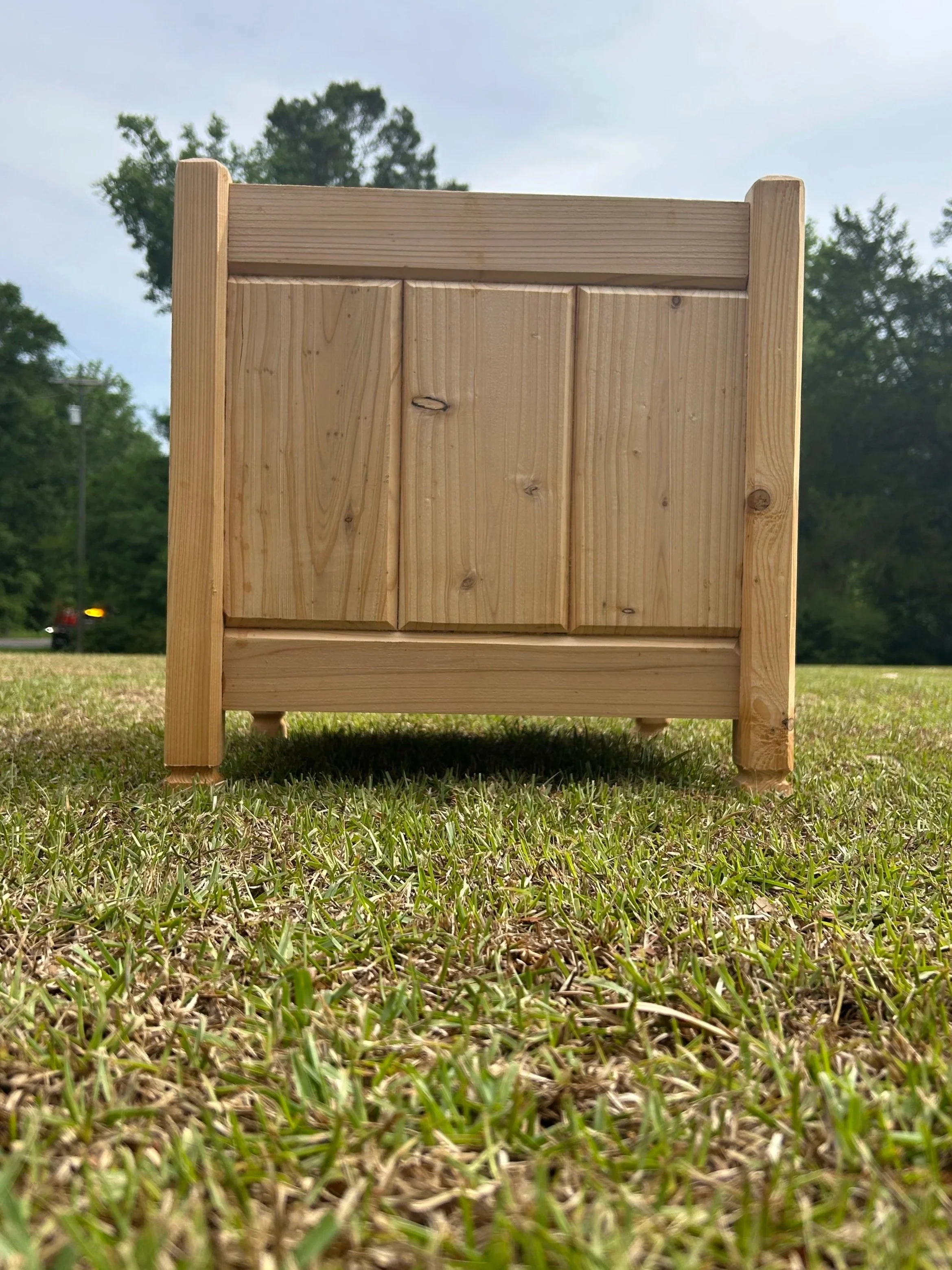 Cedar Paneled Planter with Pine Trimmed Legs in Natural  