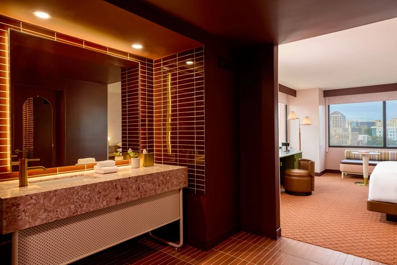 br-ausbr-rh-ausbr-bathroom-22356-56971_Classic-Hor.jpg