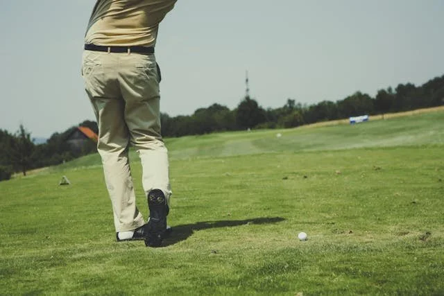 Man golfing