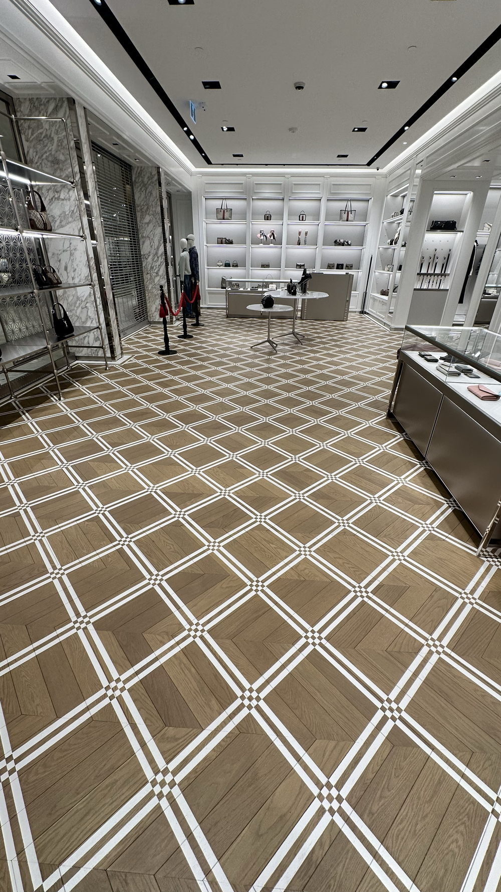 Gucci Store - Canada (1).png