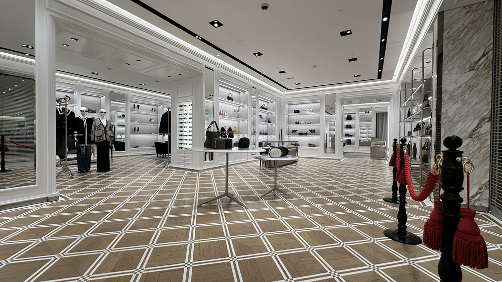 Gucci Store - Canada (4).png