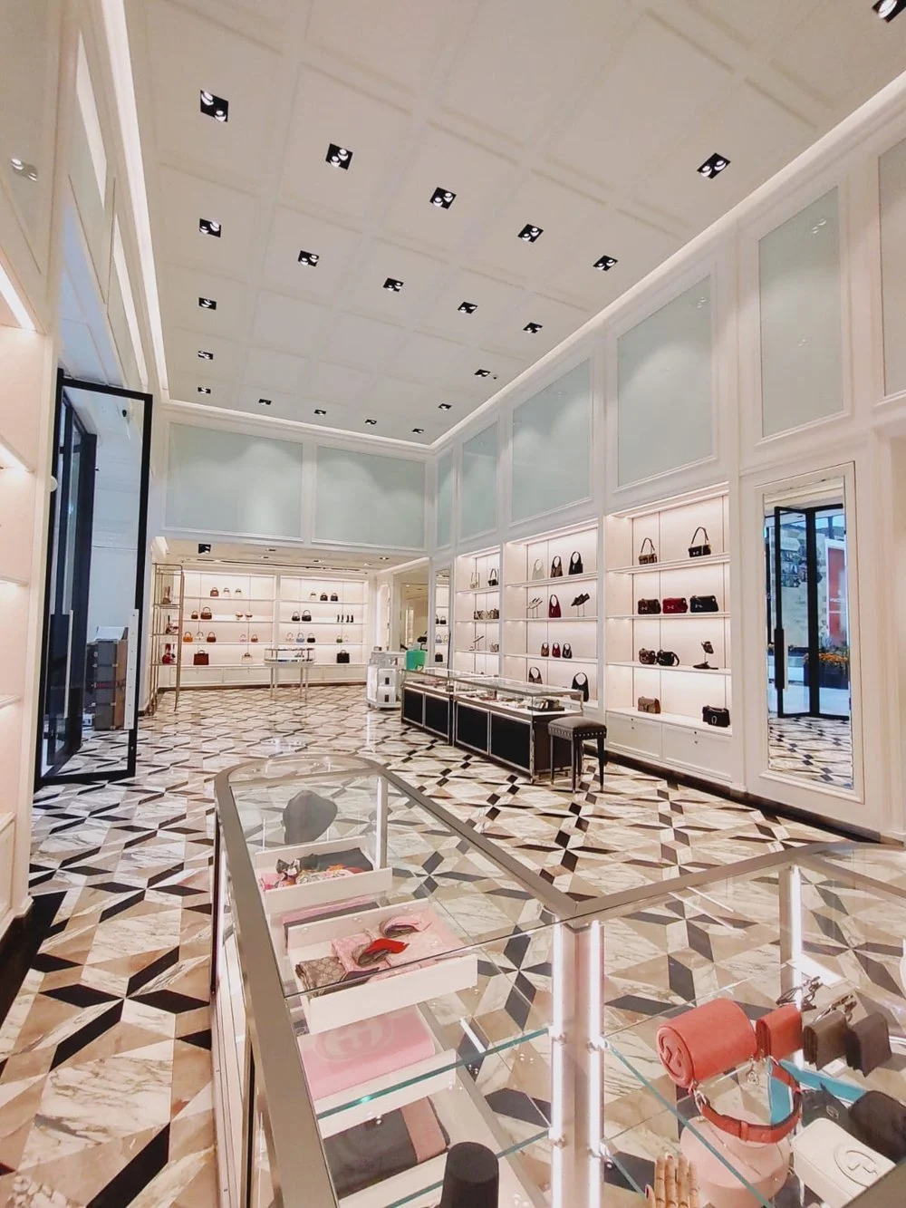 Gucci Store - Guafalajara Mexico (2).jpg