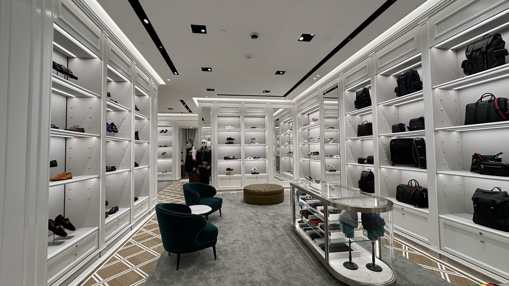 Gucci Store - Canada (5).png