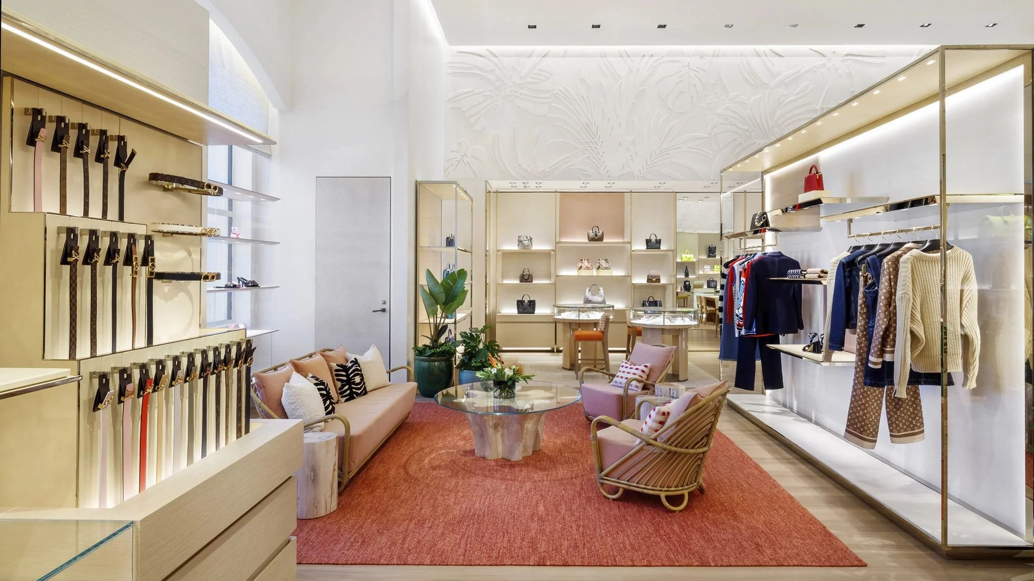 Louis Vuitton Store - Hawaii (3).jpg