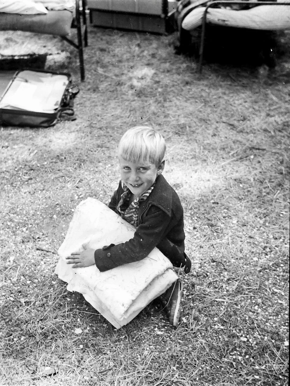 People - Boy Packing 31.jpeg