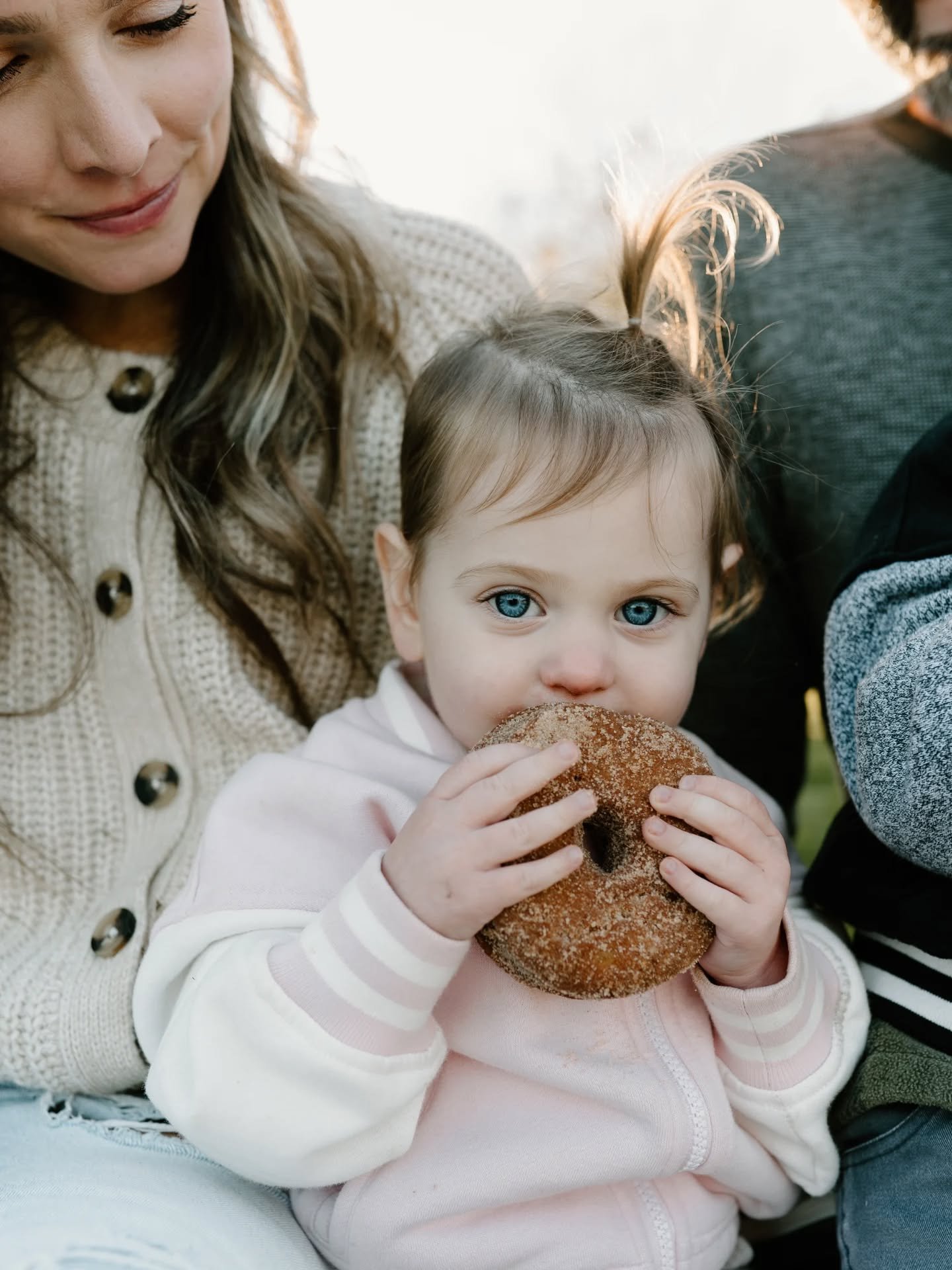 When the reward doughnuts become part of the session, because these two are way too cute! 🍩