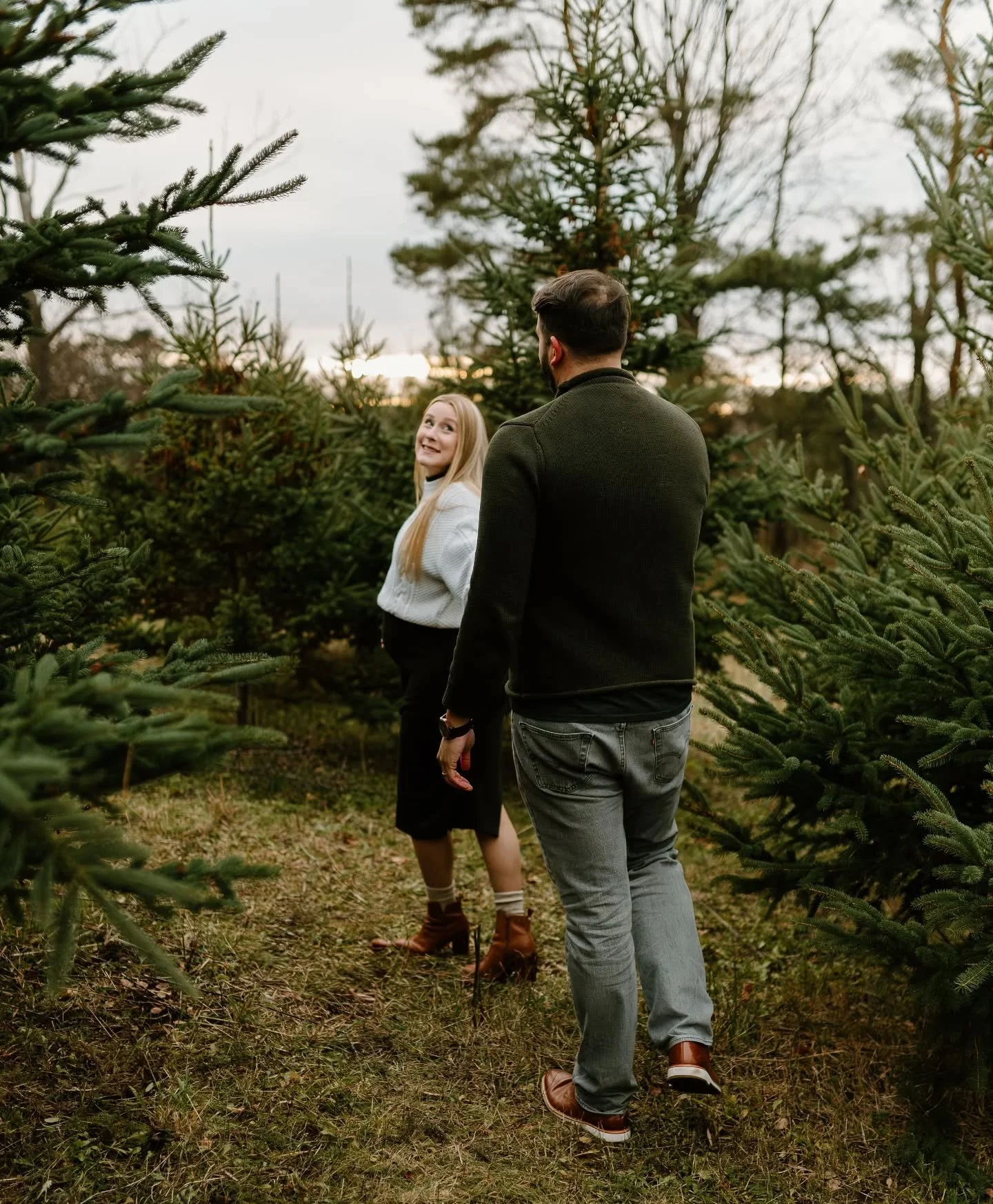A cozy tree farm maternity and engagement shoot for these two wonderful people. 

@hopeschristmastreefarm is the perfect place to get lost in the trees and capture these special moments.