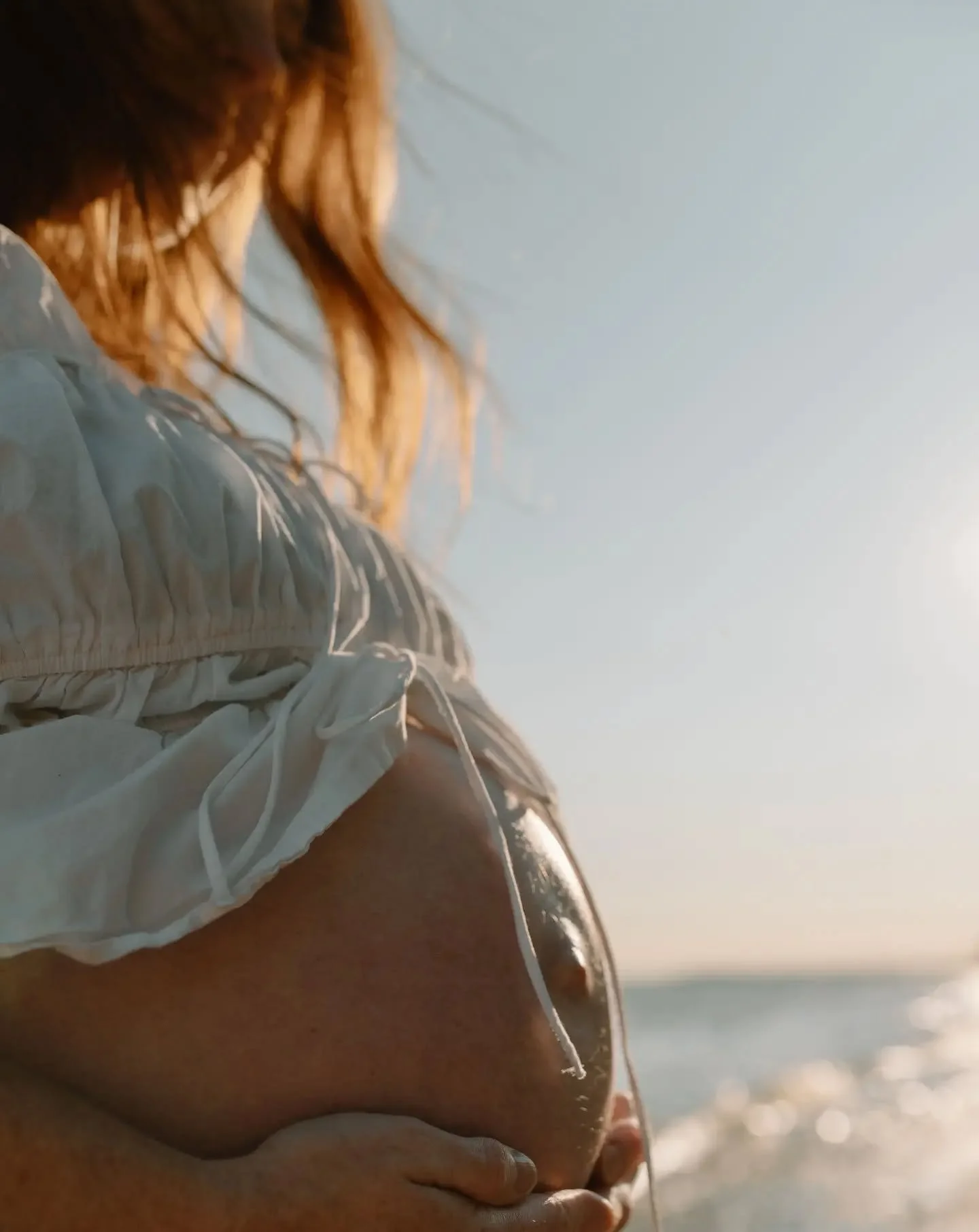 The dreamiest beachy maternity session ☁️ 
@tylerann93 you were absolutely glowing head to toe. 
I'm always so honoured to capture these special seasons of life for clients. 

Durham Region Family Photographer | Whitby Family Photographer | Durham Re
