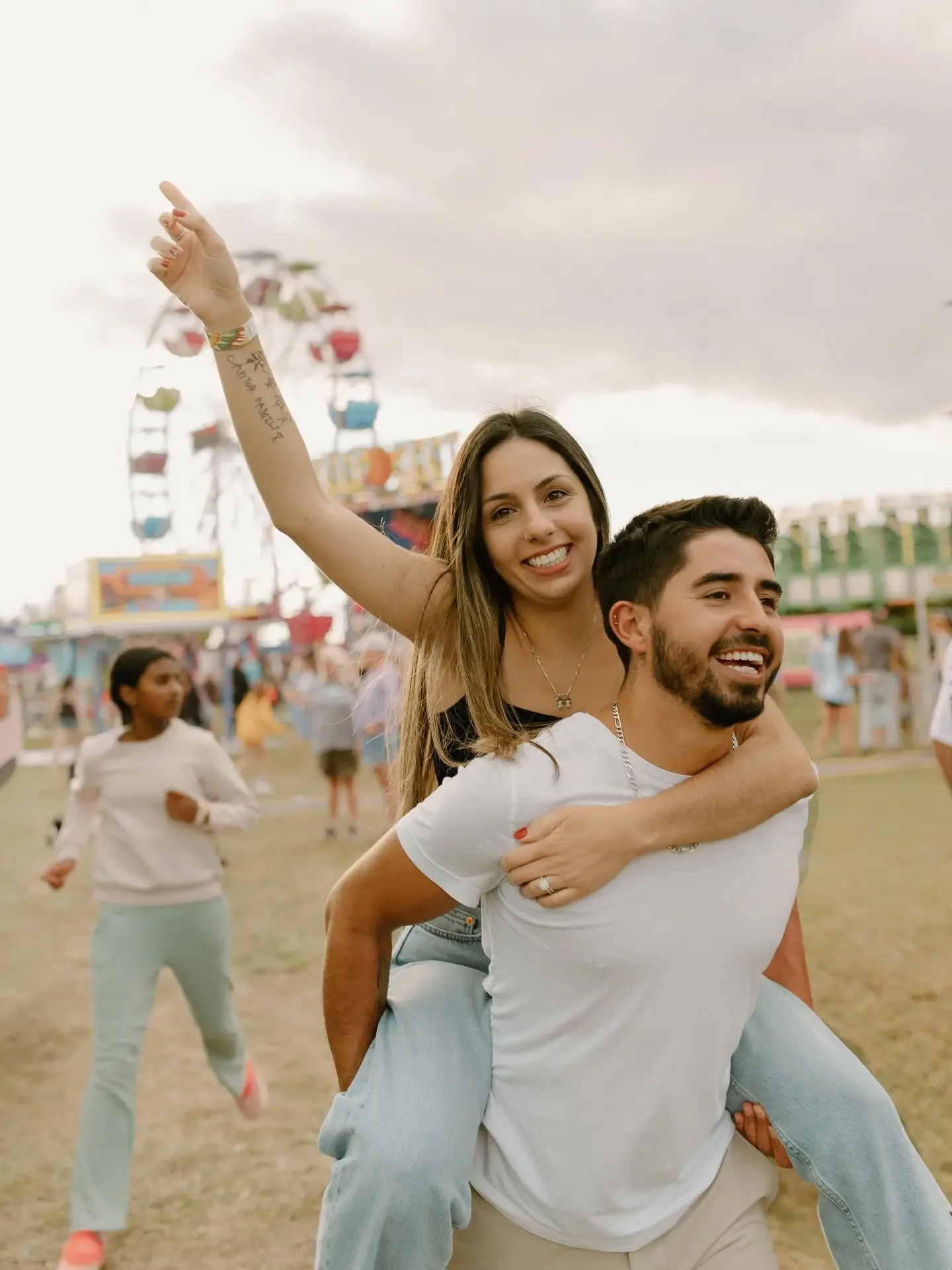 The most fitting session to help commemorate 10 years together for these two! Chantal and Jorge first met 10 years ago at the CNE, in Toronto. It was so fun to capture the love these two have built and nurtured for the past decade. ❤️ 
Happy Annivers