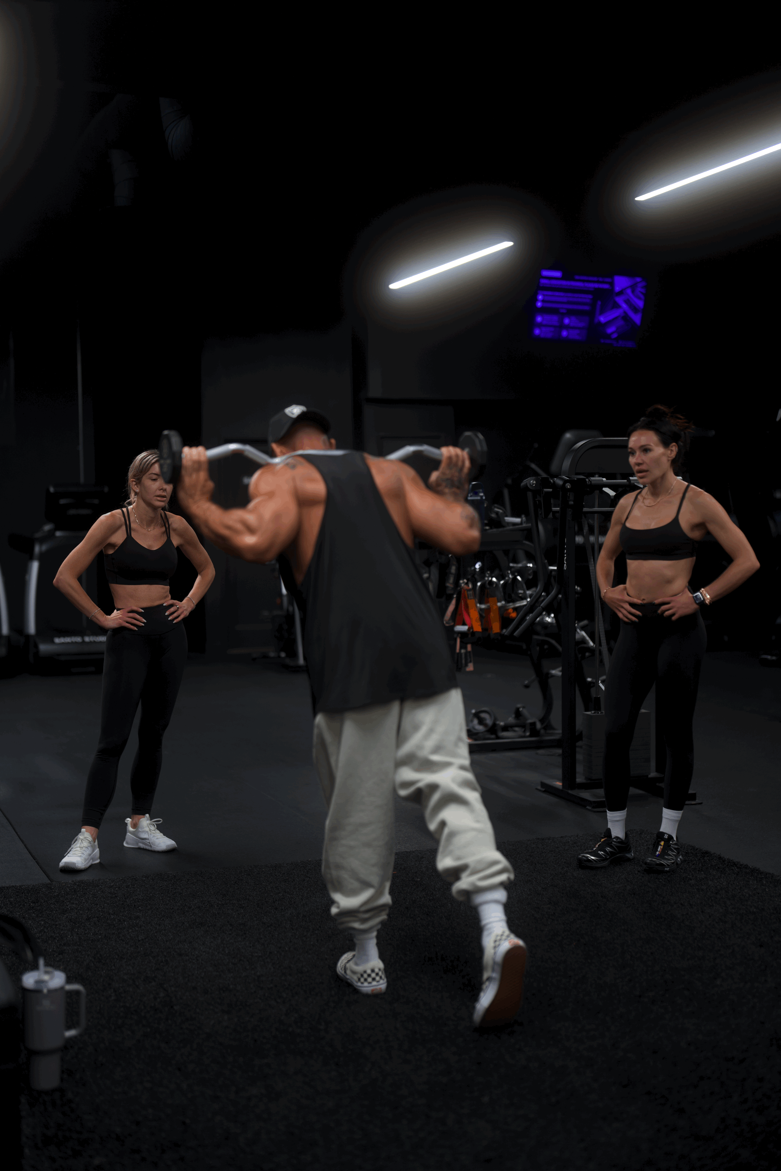 4 Weeks - Small Group Training 2-4 PEOPLE  - 5 DAYS A WEEK