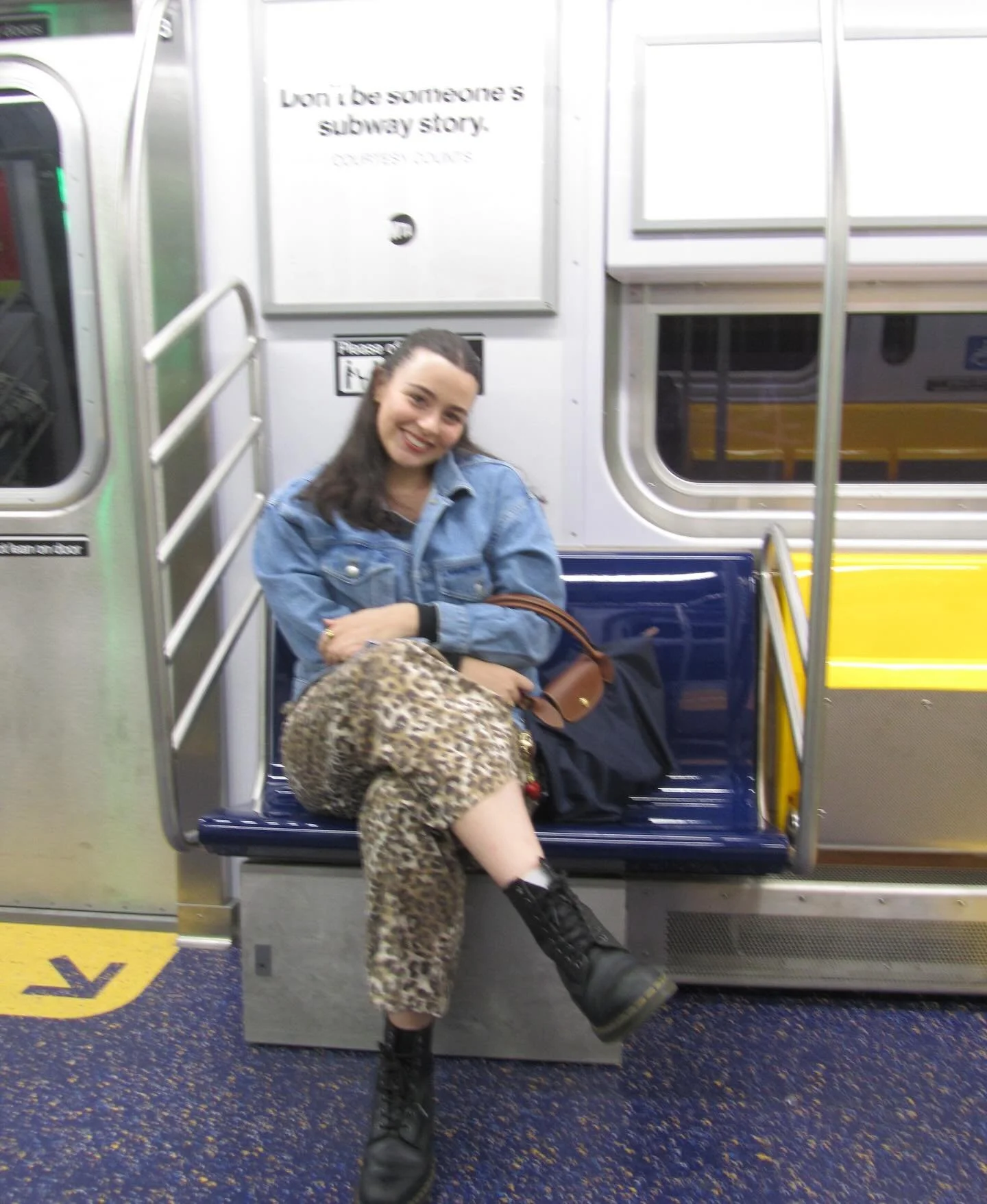 Girl on the subway + friends !!!