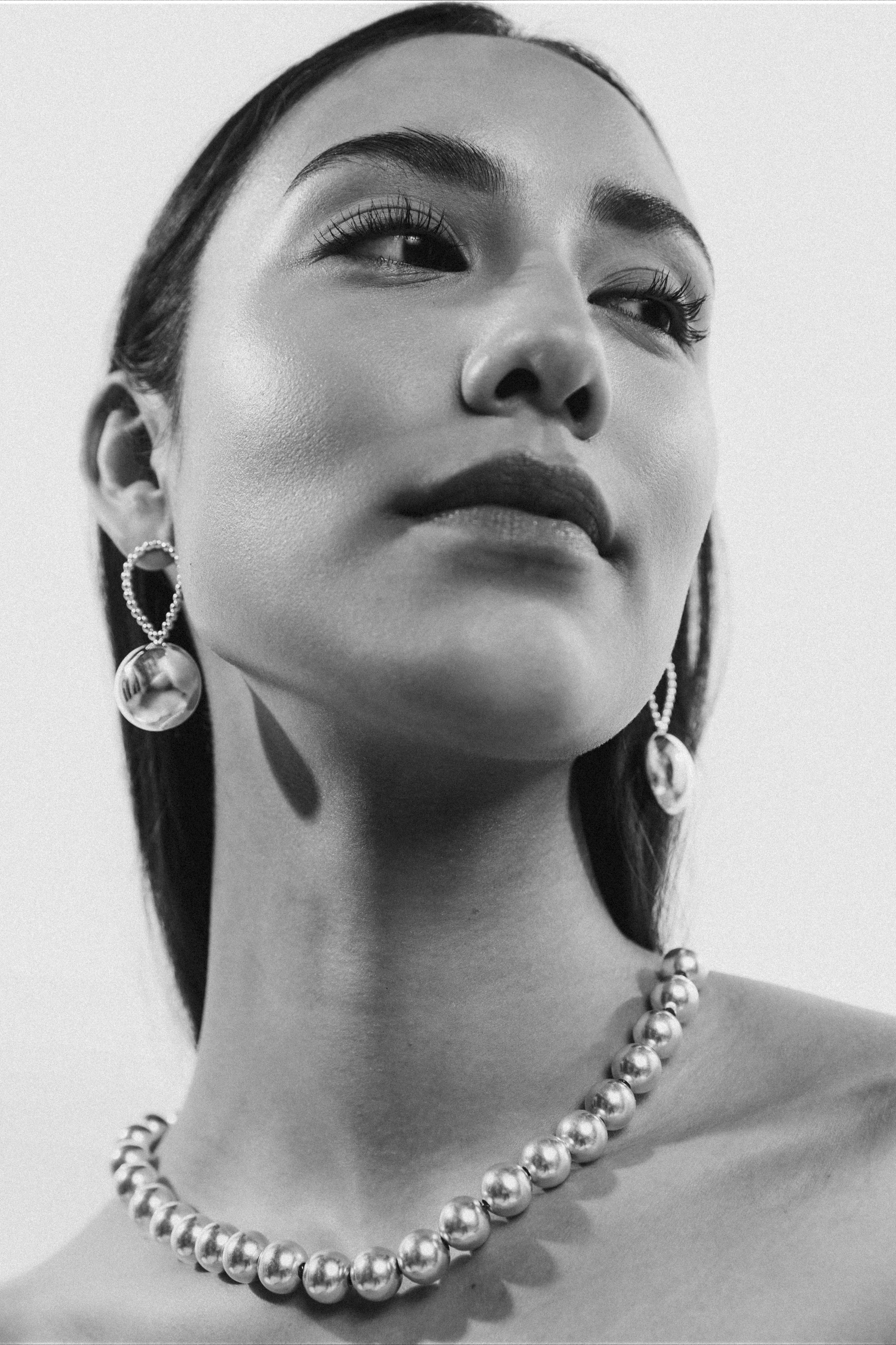 LR_EDit__250412_Jewellery1298_SKIN_BW.jpg