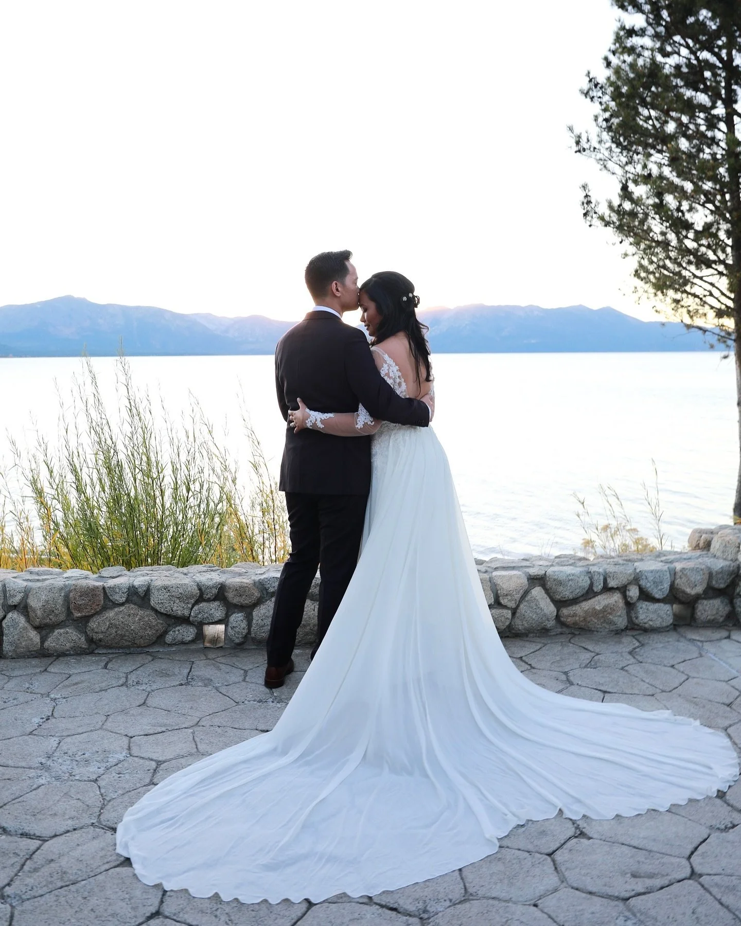 The Tahoe lake, the mountains , and this couple 😍Perfect 
Photographer @nadejdavusikphoto 
.
.
.
.
.
.
.
.
.
.
.
. .. #photo #photoshoot #photooftheday #photographer #engagementphotos #weddingplanning #love #sanfrancisco #bayarea  #photodaily #style