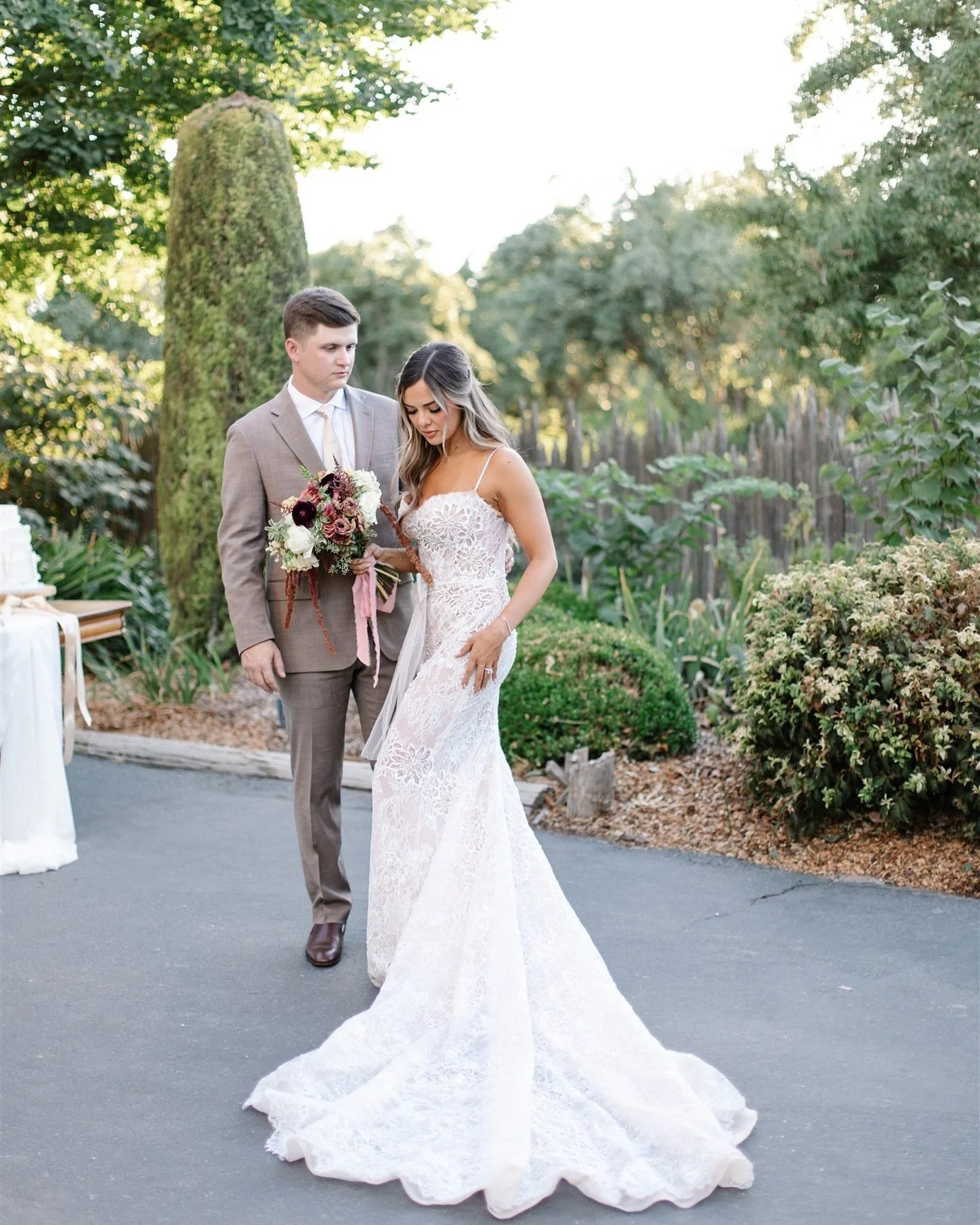These two beautiful souls 🥰
Photographer @nadejdavusikphoto 

Planning, Design @timelesseventsandphotos 
Cohost @mtphotoco 
Florals @studio26events 
Cake @shortcakesmerced 
Makeup @bybrookemunoz 
Hair @your_manegirl 
Garden @kruppafarmsandgarden 
St
