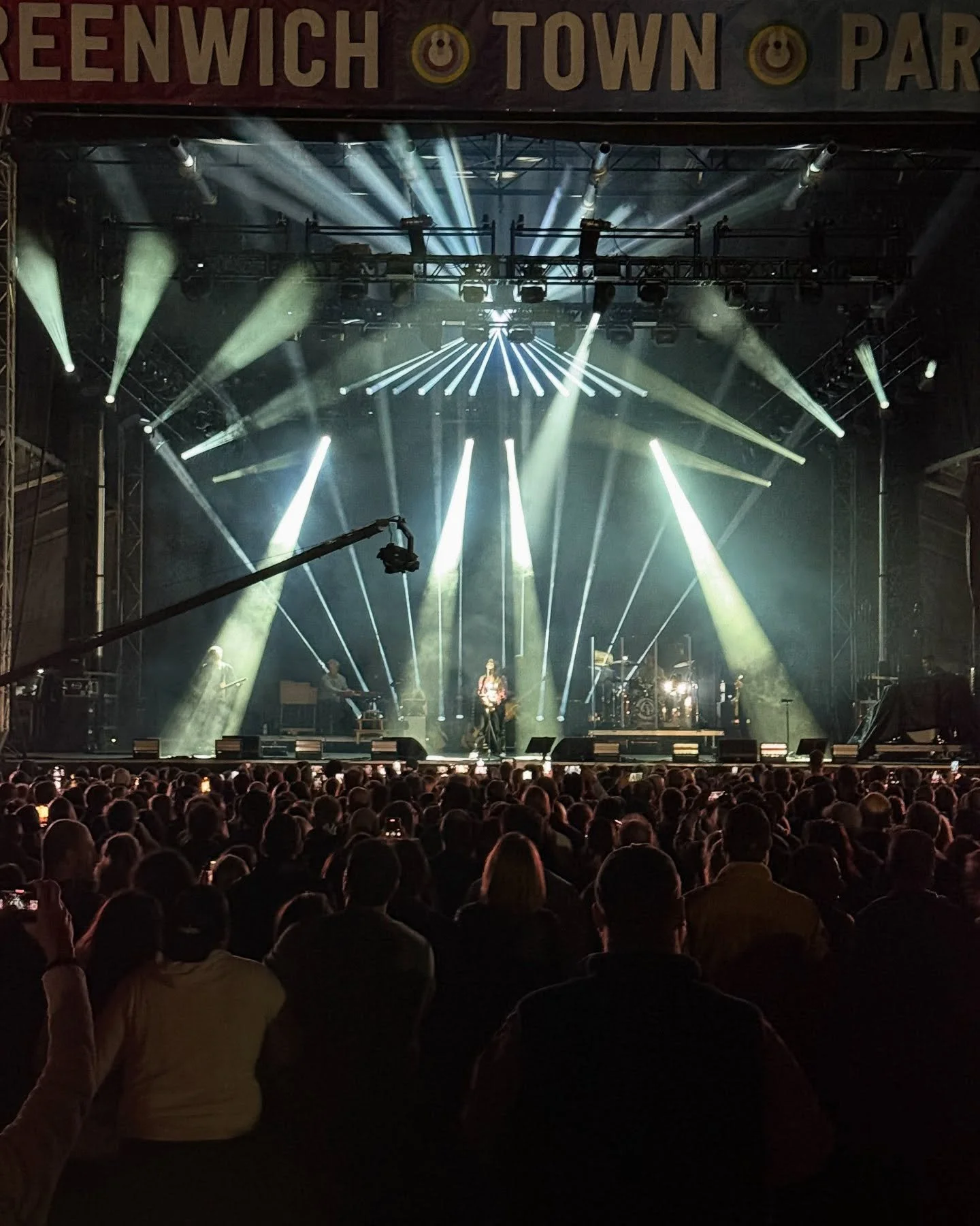 @greenwichtownparty 2025.
JDI supplied Lighting for the 14th annual Memorial Day weekend event.  Thanks @nate_cromwell for putting on one amazing show to close out the night.  Gear list: 24x @chauvet_pro Storm 2 Profile, 24x Chauvet Color Strike M, 4