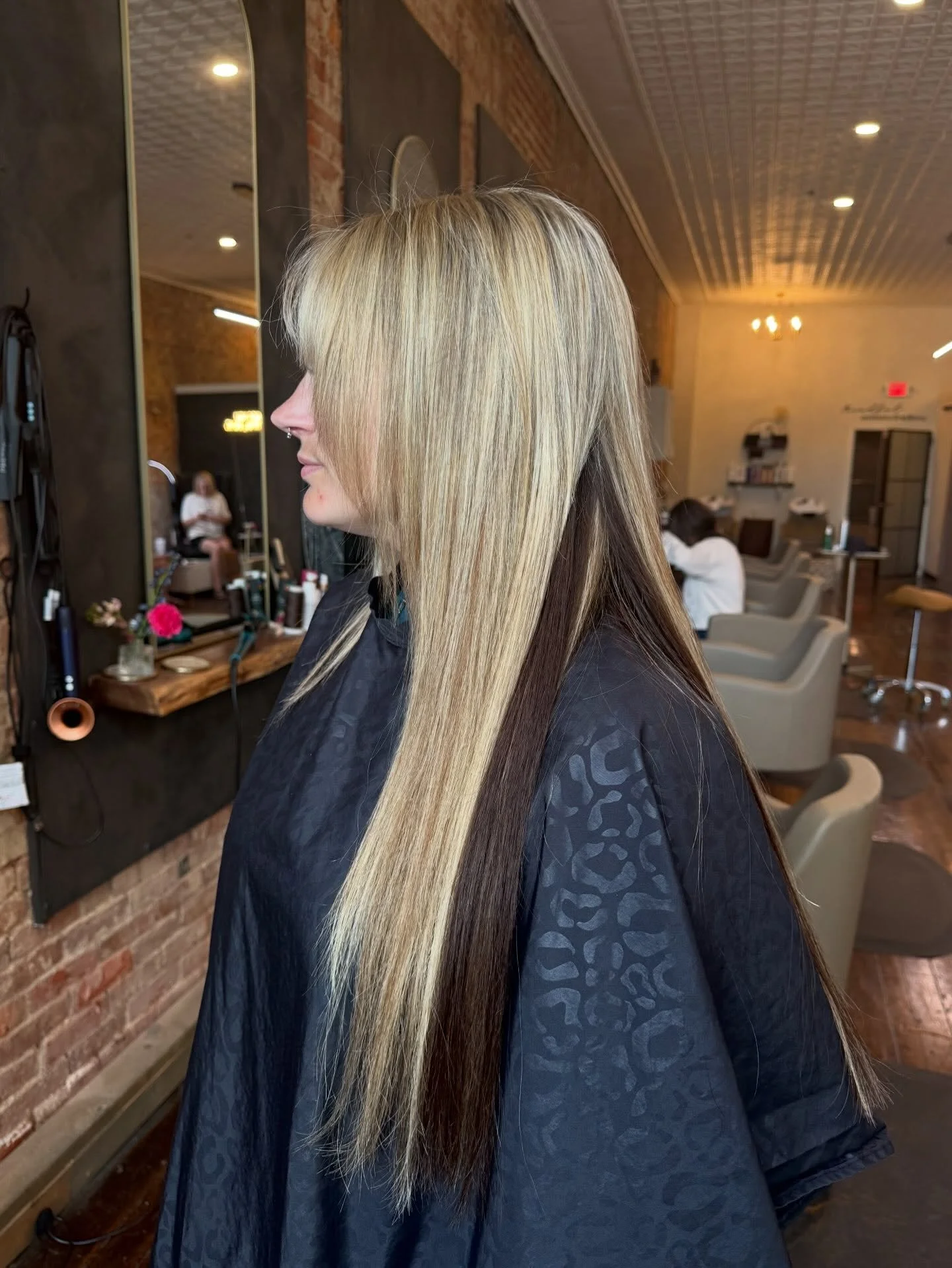 20 inch extension transformation with color blocking underneath 🤩
Take a look at this blend between her natural hair and the extensions 
Book your free consultation online at Inktcosmetics.com
