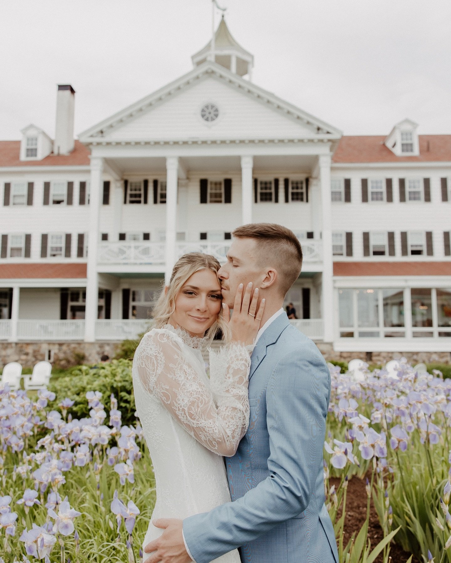 see, he&rsquo;s her lobster 🦞 

What a weekend, for my first time in Maine this will be a hard one to top. S &amp; M you&rsquo;re a beautiful couple, I have loved capturing this part of your story. Experiencing all of the joy, tears &amp; laughter w