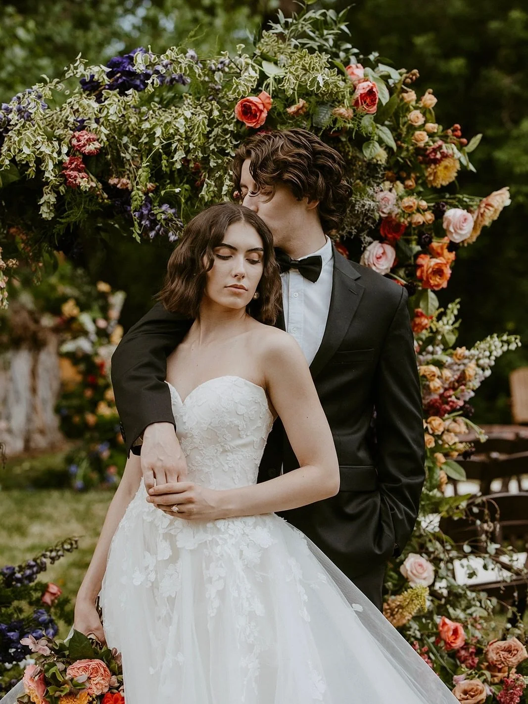had this idea on my mind for months 

Things I love about this editorial:

- @lyonsfarmette is one of my favorite venues in CO so that&rsquo;s a given
- the cake, oh my gosh the cake @alyce.in.flourland made for this was incredible 
- the floral dayd