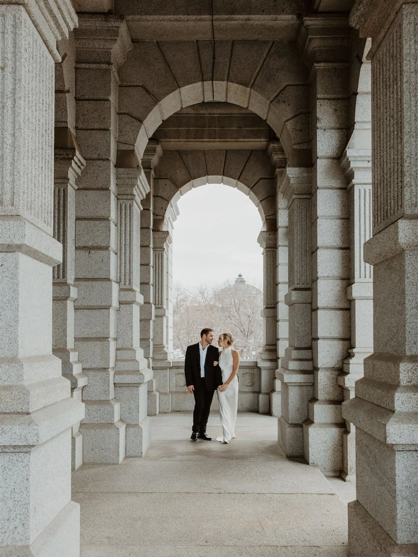 easy elegance at the capitol 

.
.
#coloradowedding #coloradoweddingphotographer #weddingphotographerincolorado #coloradowedding #mountainweddingphotographer #mountainwedding #weddingphotography #weddingphotographer #westernwedding #westernweddingpho