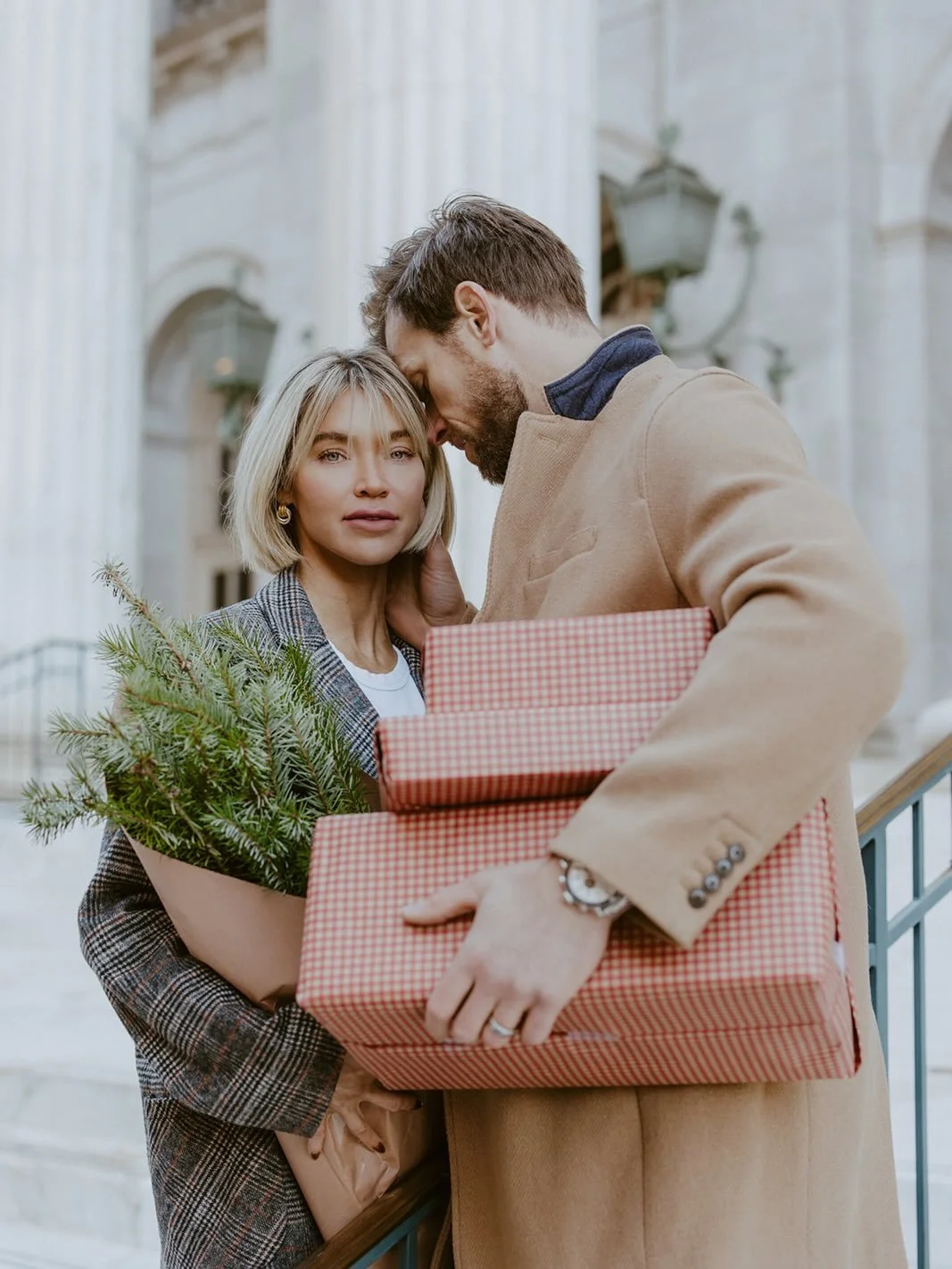 have yourself a merry little christmas 

.
.
#christmaswedding #christmasengagement #couplesphotographer #coloradoweddingphotographer #denverweddingphotographer
