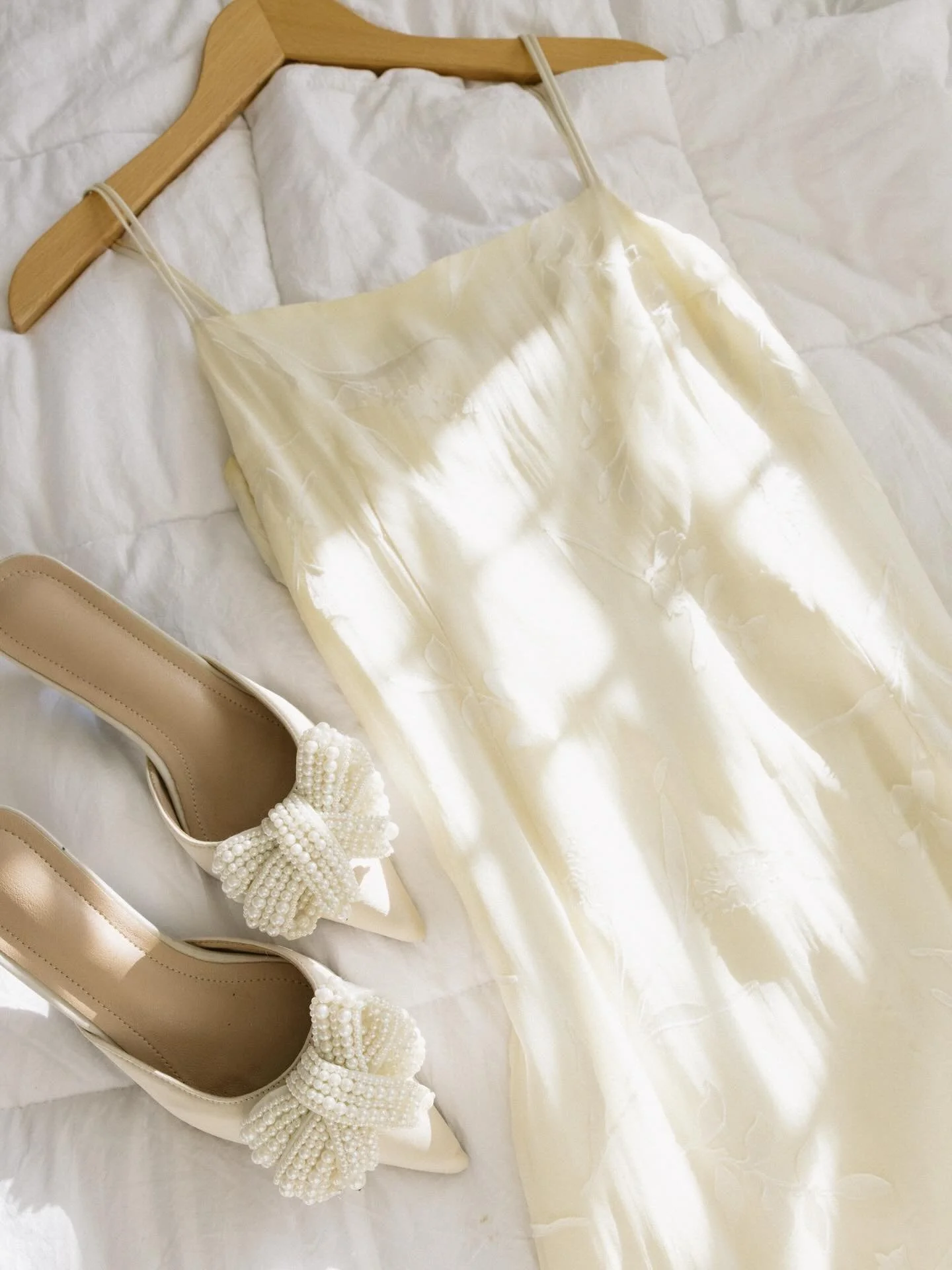 wedding details inspired by nature and soft tones 

.
.
#coloradowedding #weddingphotographer #weddingdetails #denverweddingphotographer