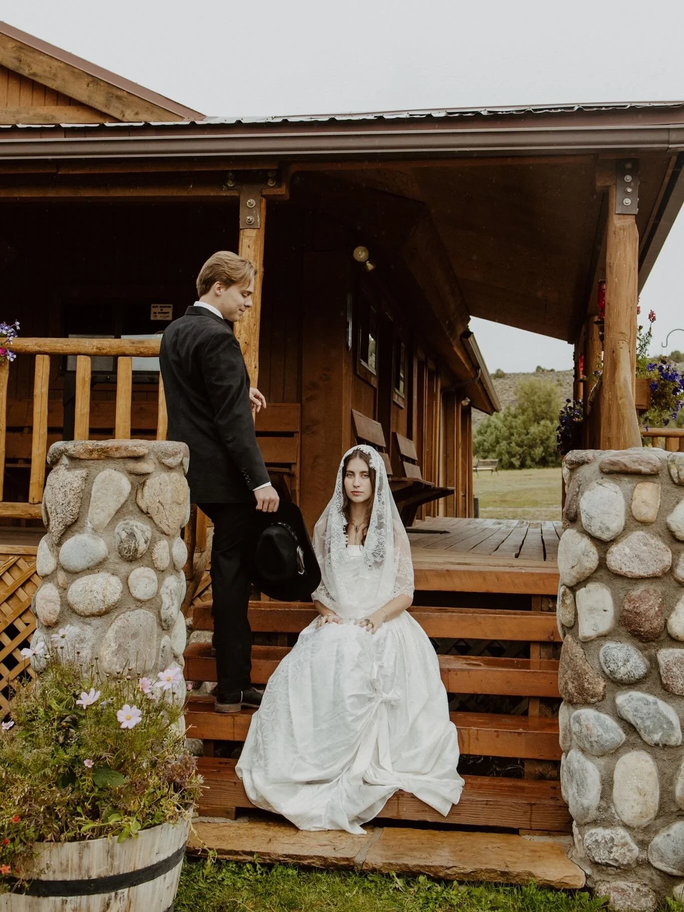 a wedding day inspired by Lazy J Ranch

I had to share some more from this incredible editorial, the design team from @westwindevent and @thelazyj were so great to work with 

We had an idea for a wedding that really captured the essence of Lazy J, o