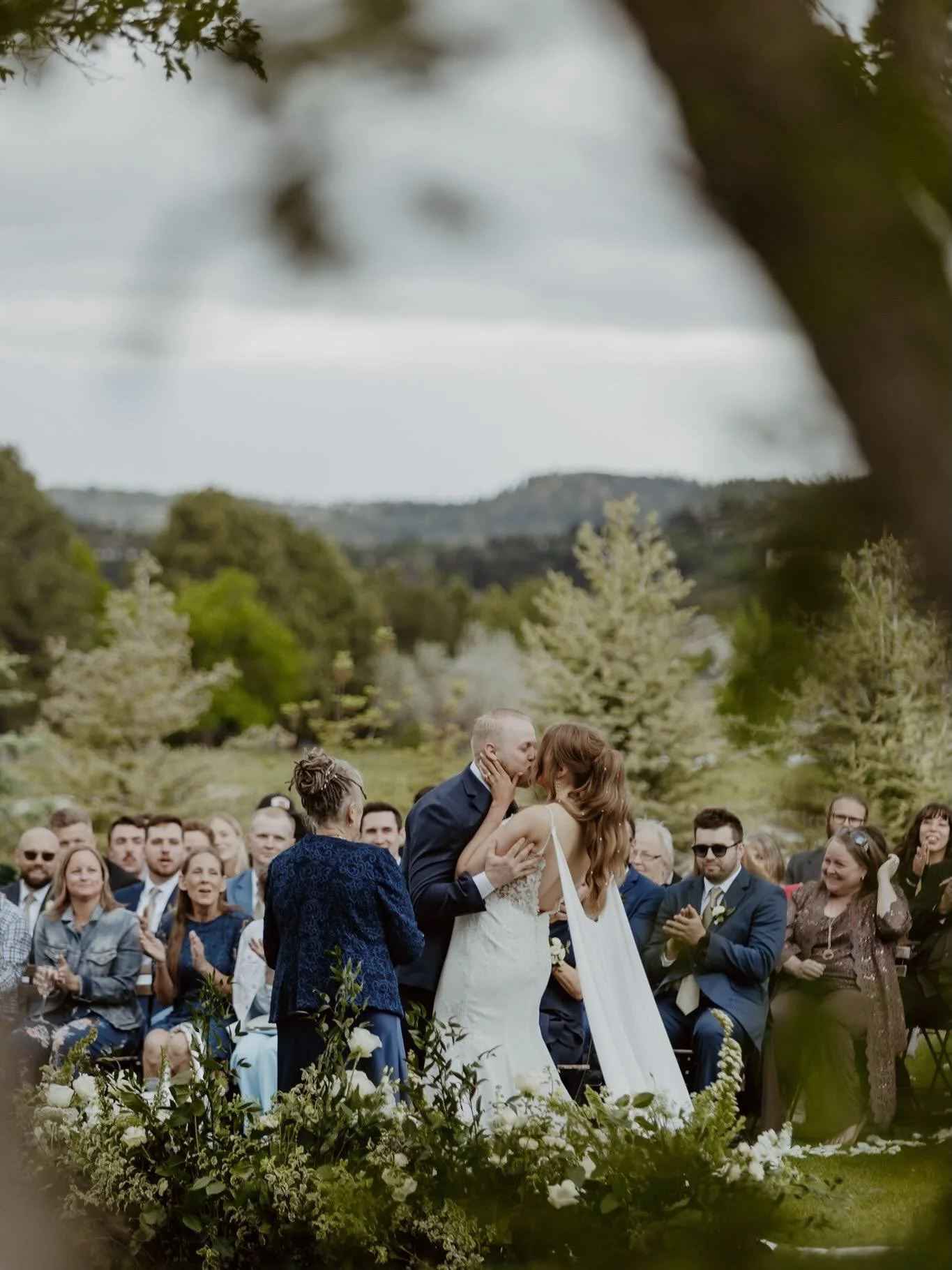 A May wedding day at The Oaks Plum Creek

@theoaksplumcreek is one of my favorite venues in the Denver area. Surrounded by a small grove of trees, views of the foothills in Castle Rock &amp; a lush lawn with room for all of your guests, it&rsquo;s ju