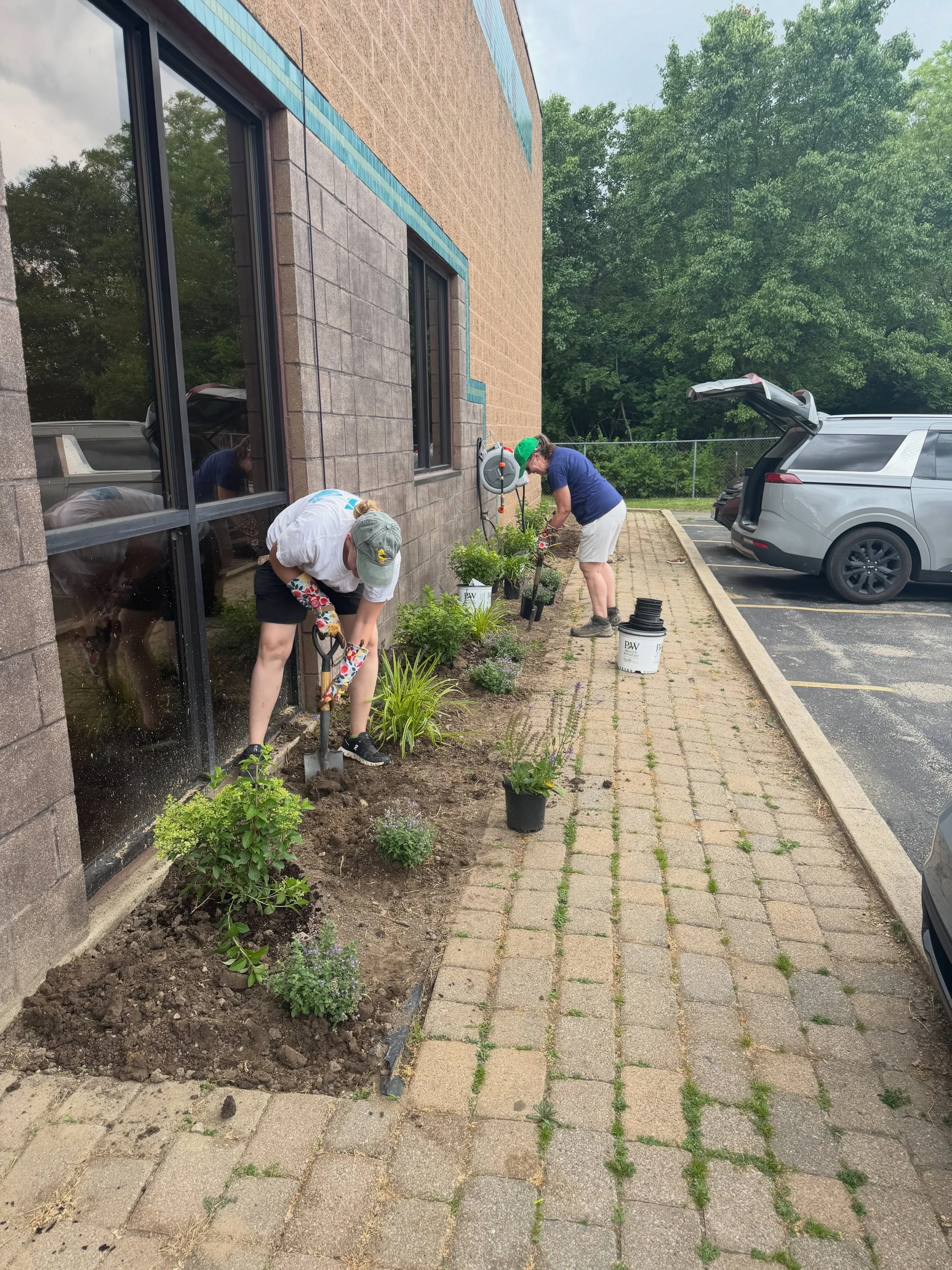 🌧️💚 A HUGE thank you to our incredible volunteers, Elizabeth and her mom, who spent last night helping make PORT+ even more beautiful!

While most people were taking shelter from the torrential downpour, these two were outside getting their hands d