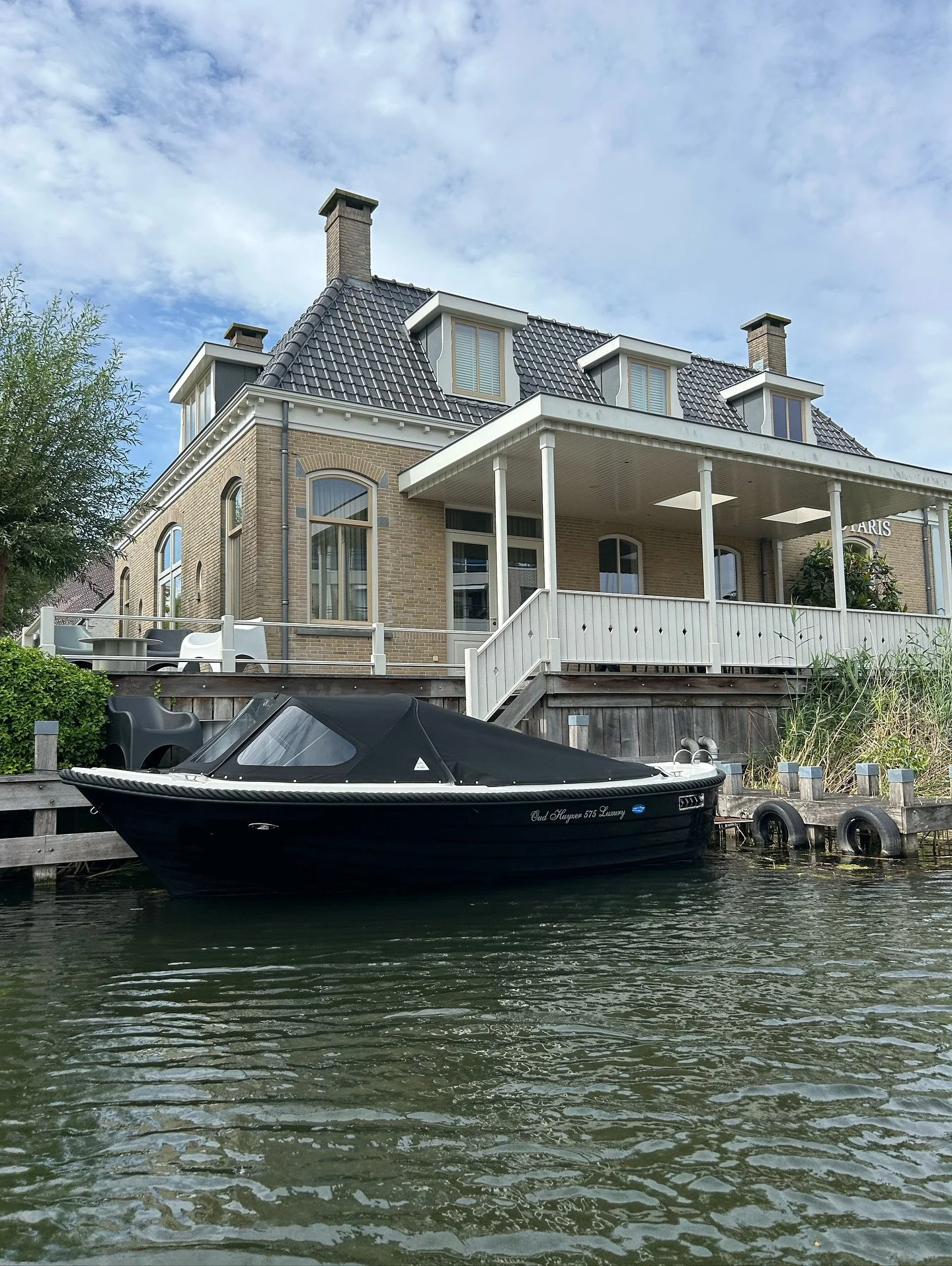 Dit weekend hadden we weer een hele speciale aflevering bij een voor ons niet helemaal onbekend adres. De aflevering moest een klein beetje op zich laten wachten vanwege een maai boot actie maar vandaag was het dan eindelijk zover!🍾 Het zonnetje bra