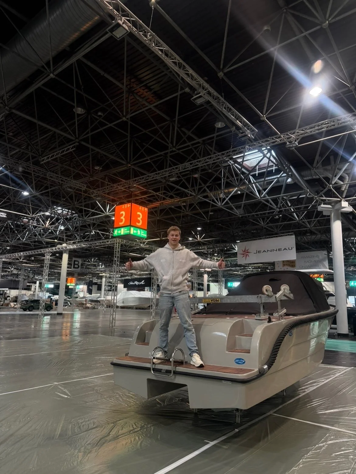 Vandaag mochten we onze eerste Tender brengen naar Boot D&uuml;sseldorf 2026. Nog 8 dagen te gaan en dan begint de grootste watersport beurs ter wereld! Zien we u daar in Hal 3 bij stand C32 &amp; B34? Benieuwd naar welke tenders en sloepen we nog me