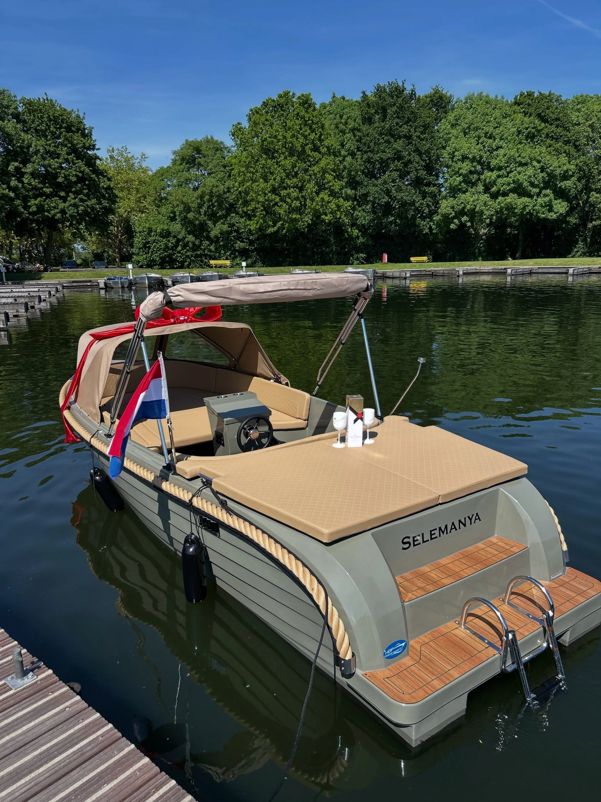Wij gaan binnenkort deze prachtige Tender afleveren. Mocht u ook ge&iuml;nteresseerd zijn in zoon prachtige Tender neem dan vandaag nog contact met ons op! Wij zien u hopelijk snel! 🥂🏝️