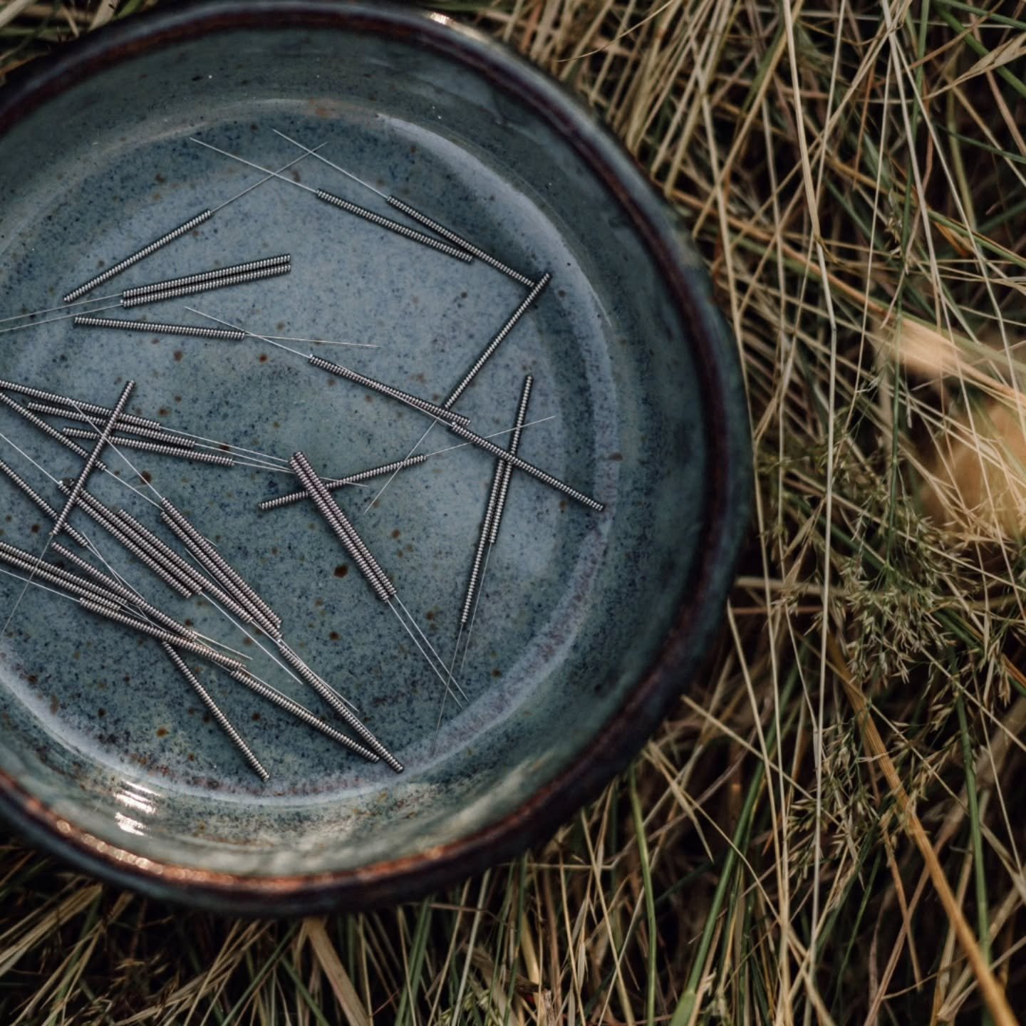 .
Modern acupuncture needles are made of surgical-grade stainless steel. Unlike the hollow needles used for shots, these are solid and filiform (hair-thin). 

✨️ This design allows the needles to glide smoothly into the tissue, making the experience 