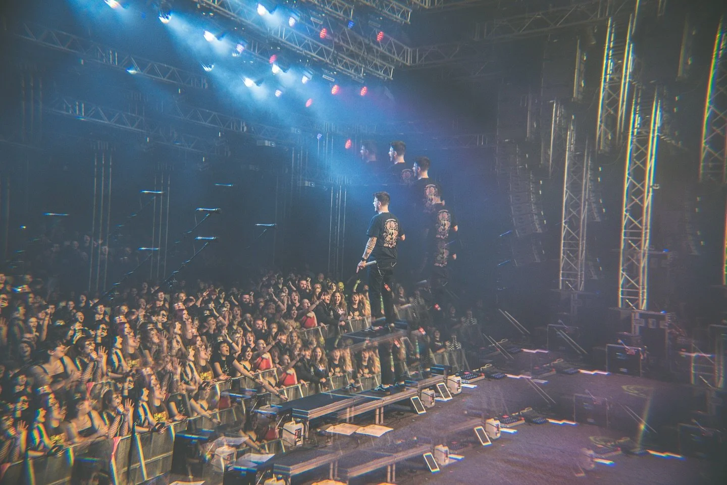 WE&rsquo;LL LIVE AND DIE IN THESE TOWNS!

Coventry you showed up 🩵

Swipe to see a good boi (venue doggo looking after our wellbeing)

Also, thank you everyone for 1000 followers 🙌 I better start actually posting stuff 😅

Photography by @2324_phot