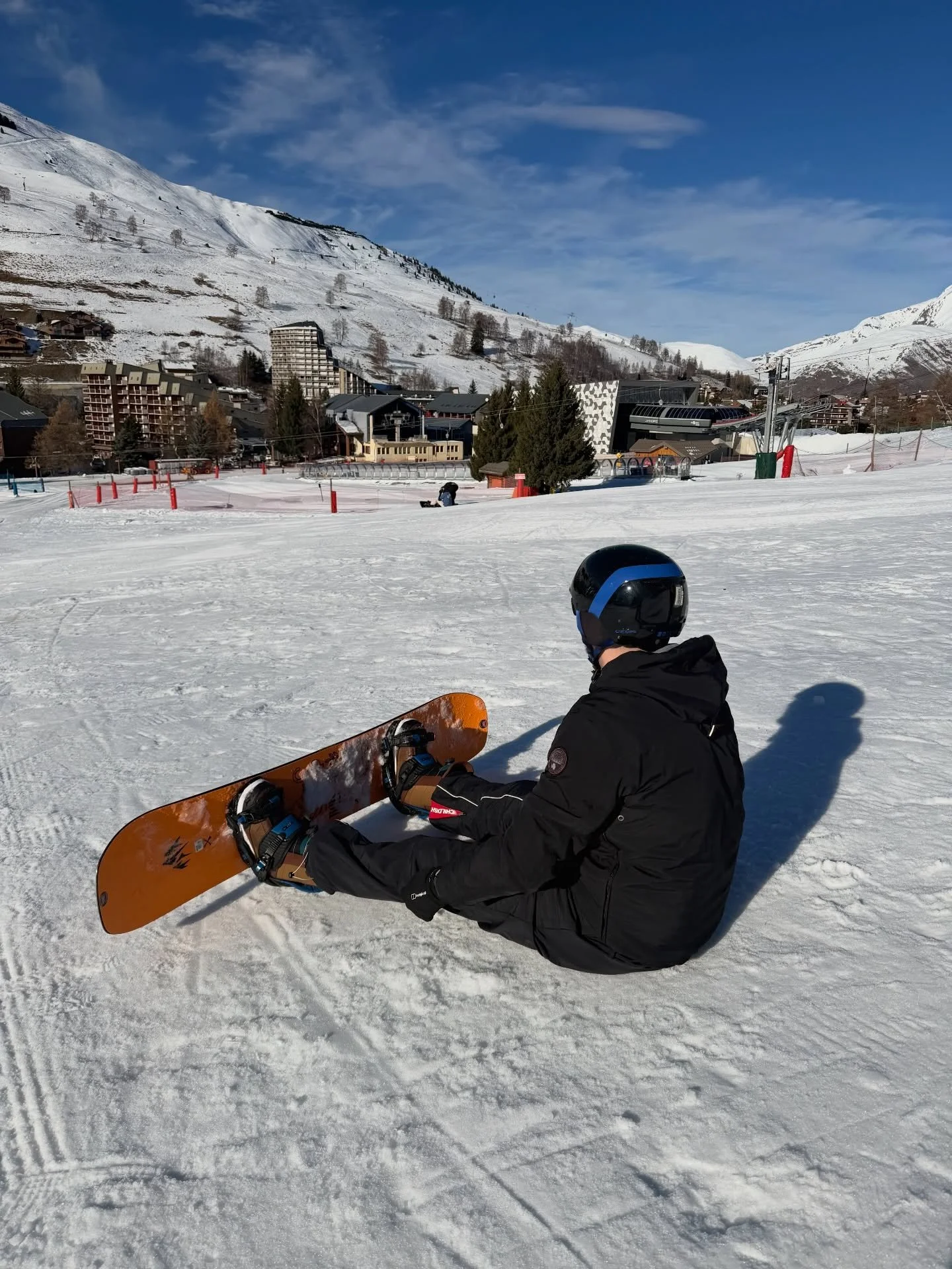 What a week 🇫🇷

@rise_festival did not disappoint, DJing the Apr&eacute;s daily as part of  @thebigindiefest has been the most incredible experience! 

Snowboarding for the first time, beers in the mountains, creating good vibes all week. Couldn&rs