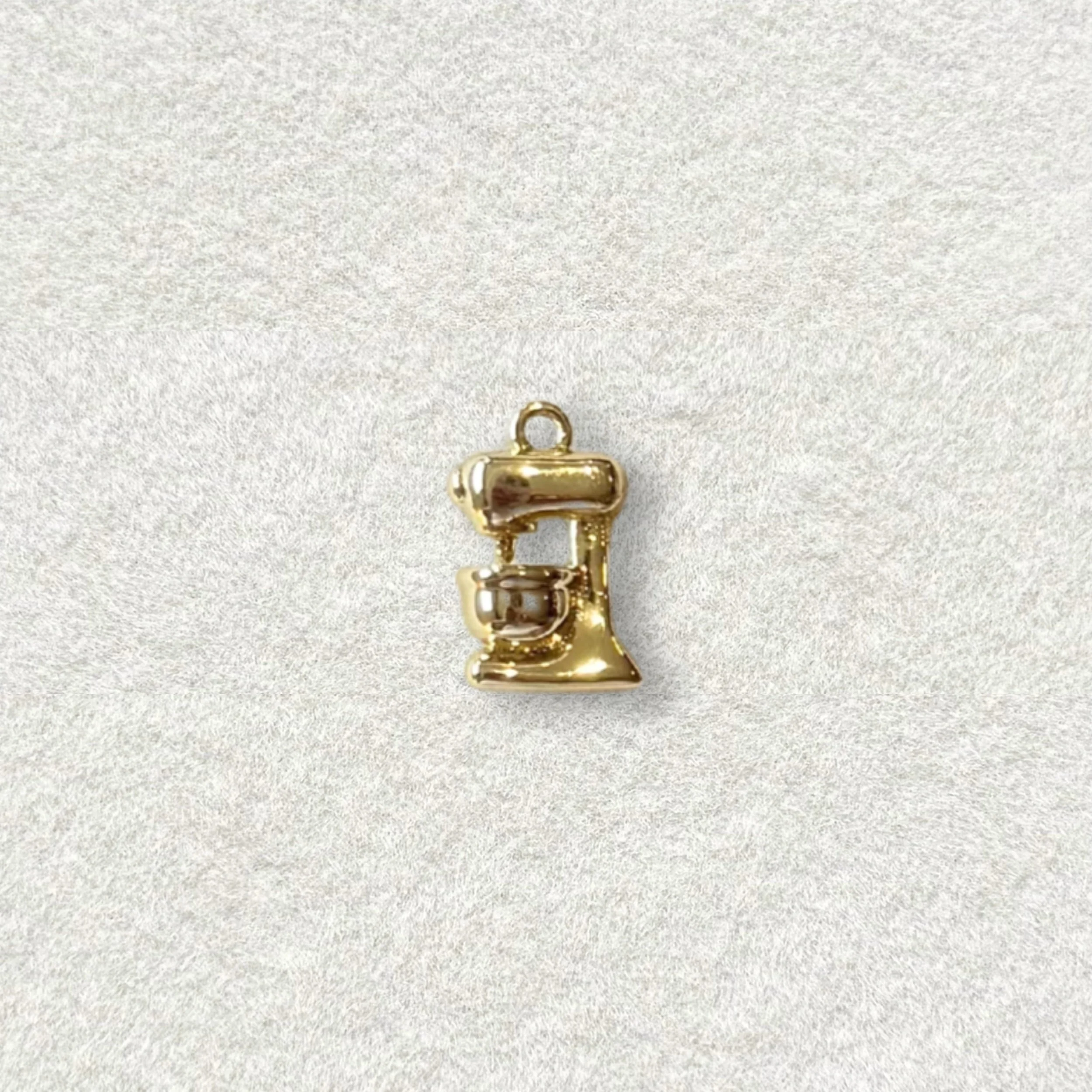 18K Stand Mixer Charm