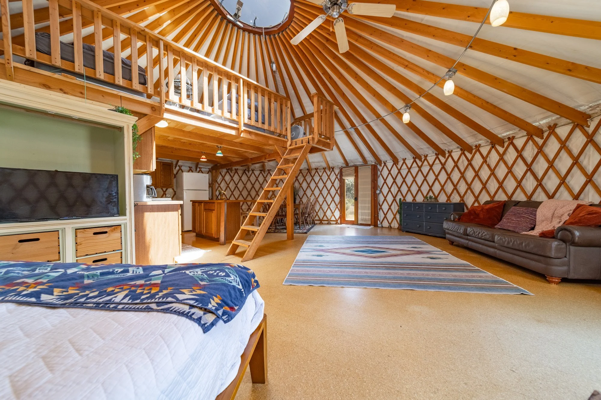 Yurt AirB&B-11.jpg