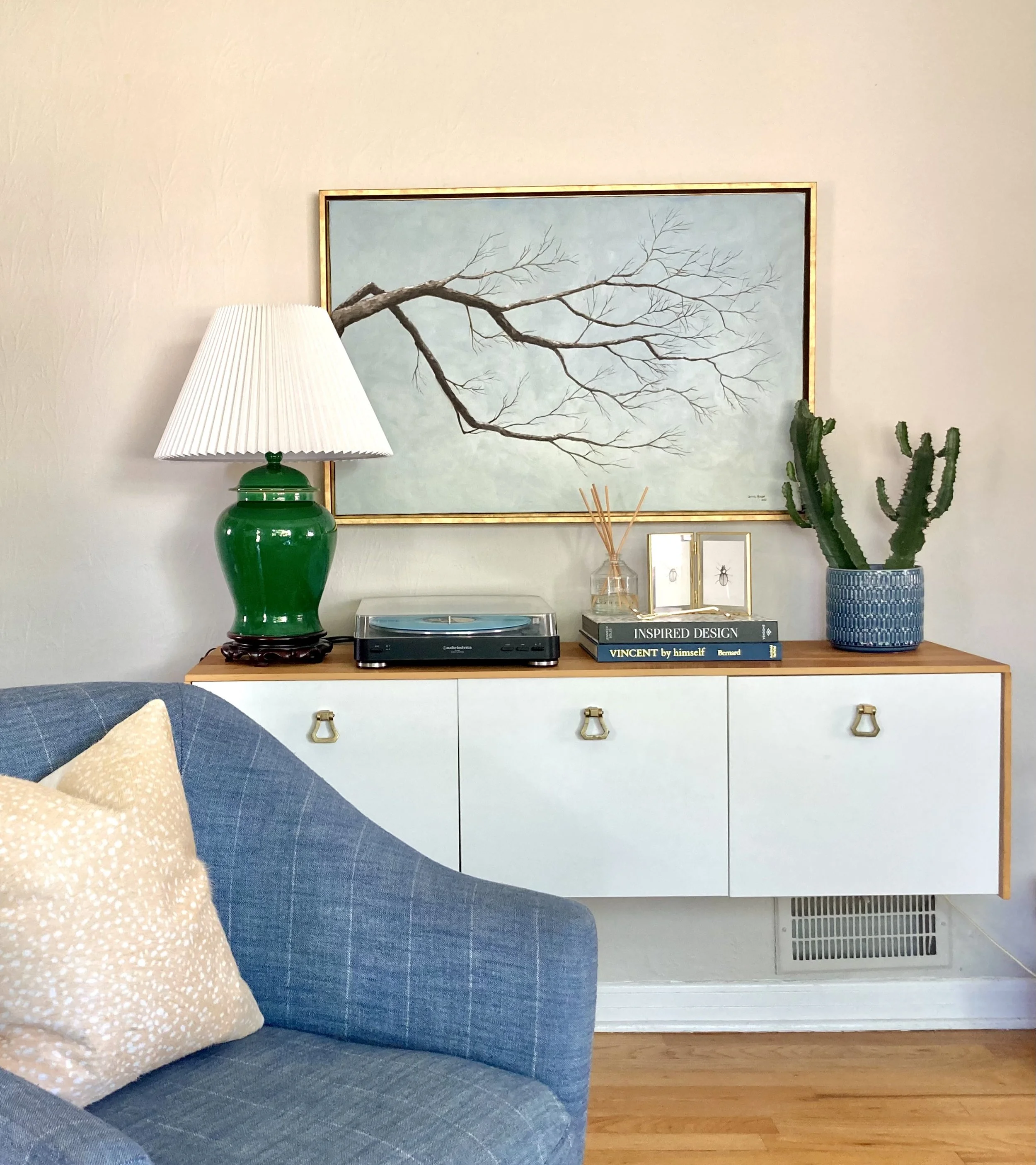 1942 Mayfair - Living Room