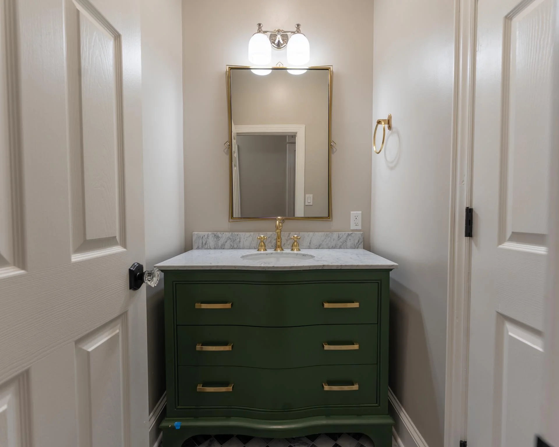 Historic Davidson House - Water Closet
