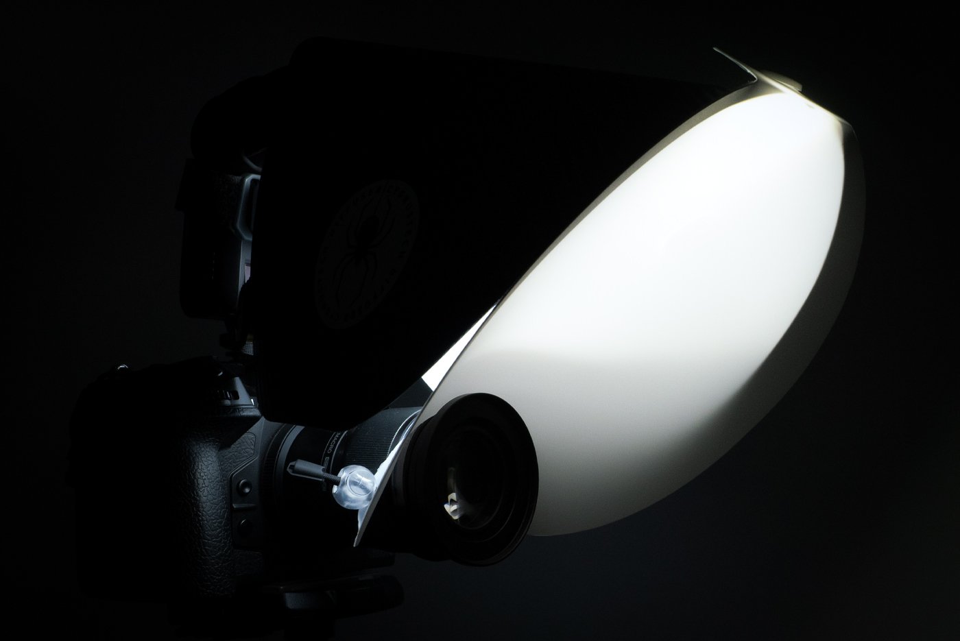 CYGNUSTECH-DIFFUSER-LED-LIGHT-ON.jpg