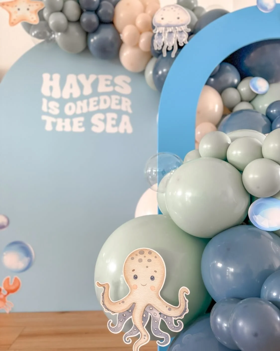 A super cute backdrop for a little ocean ONE-der! 🌊🐠🎉