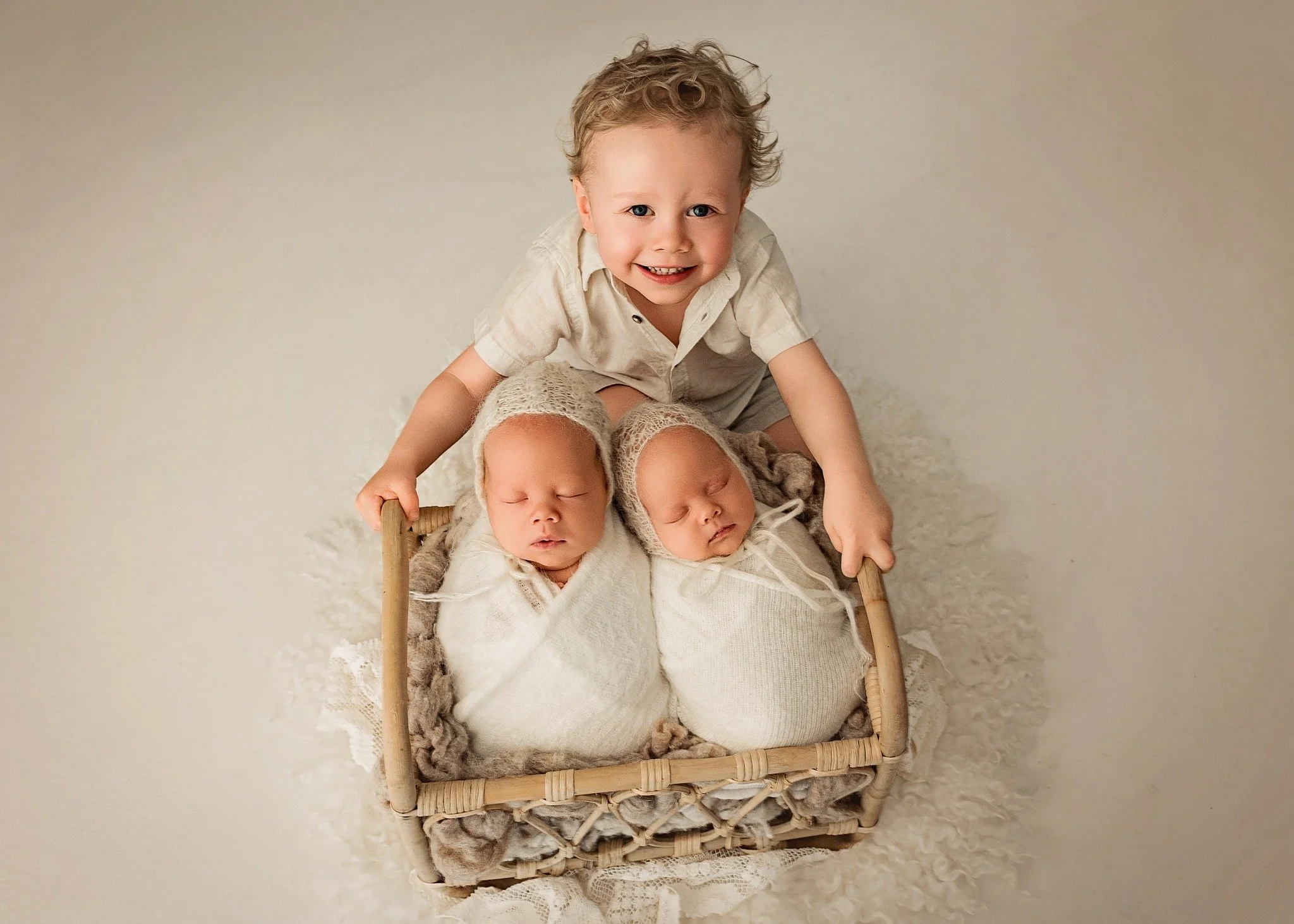 Let&rsquo;s be honest&hellip; big siblings don&rsquo;t always want the cuddles especially when it's double the trouble!
Sometimes they&rsquo;d rather be anywhere else than sitting still next to a squishy new baby brother &amp; sister &mdash; but with
